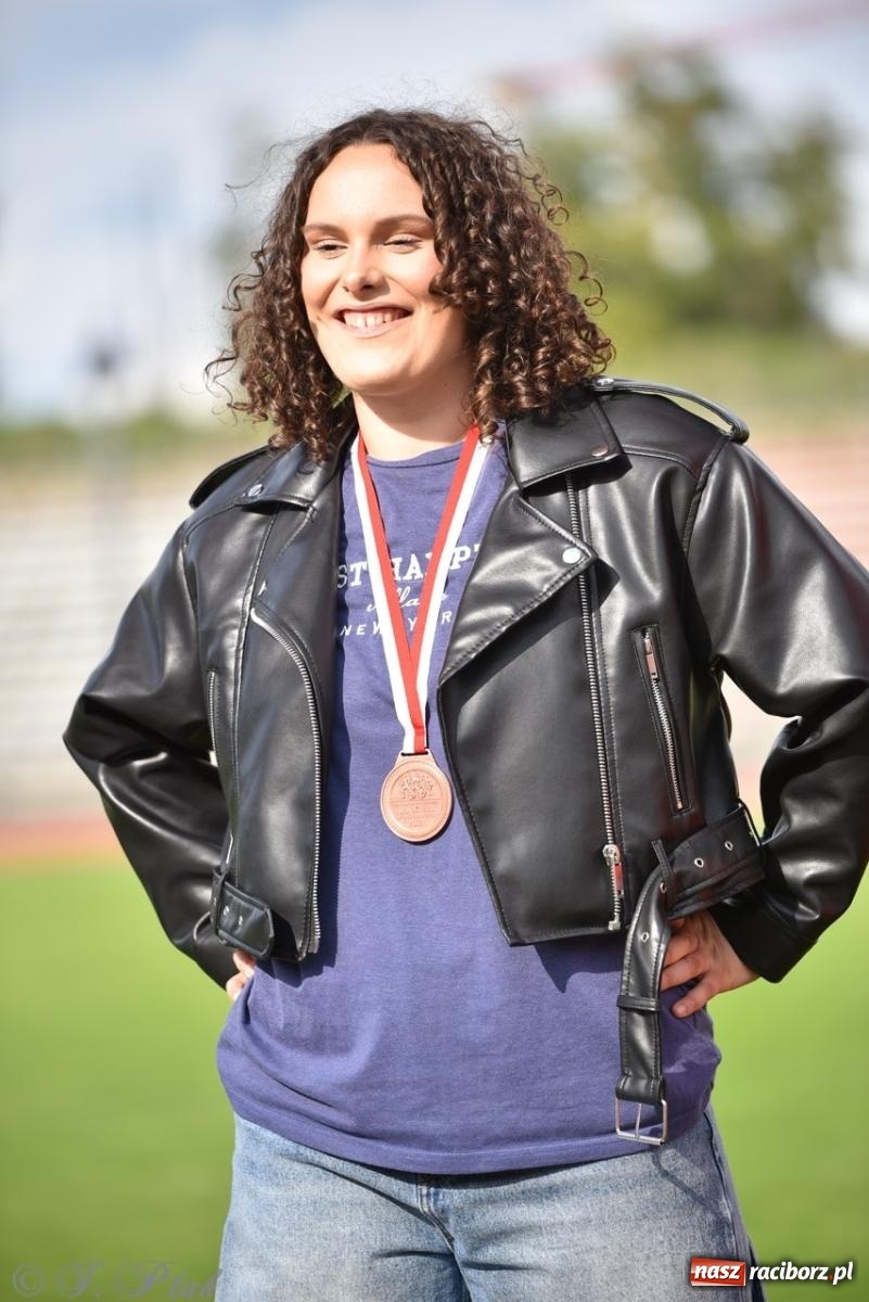 Zdjęcie w galerii na portalu naszraciborz.pl: Mistrzostwa województwa śląskiego w lekkoatletyce w Raciborzu U18, U20 i seniorzy wiadomości z regionu