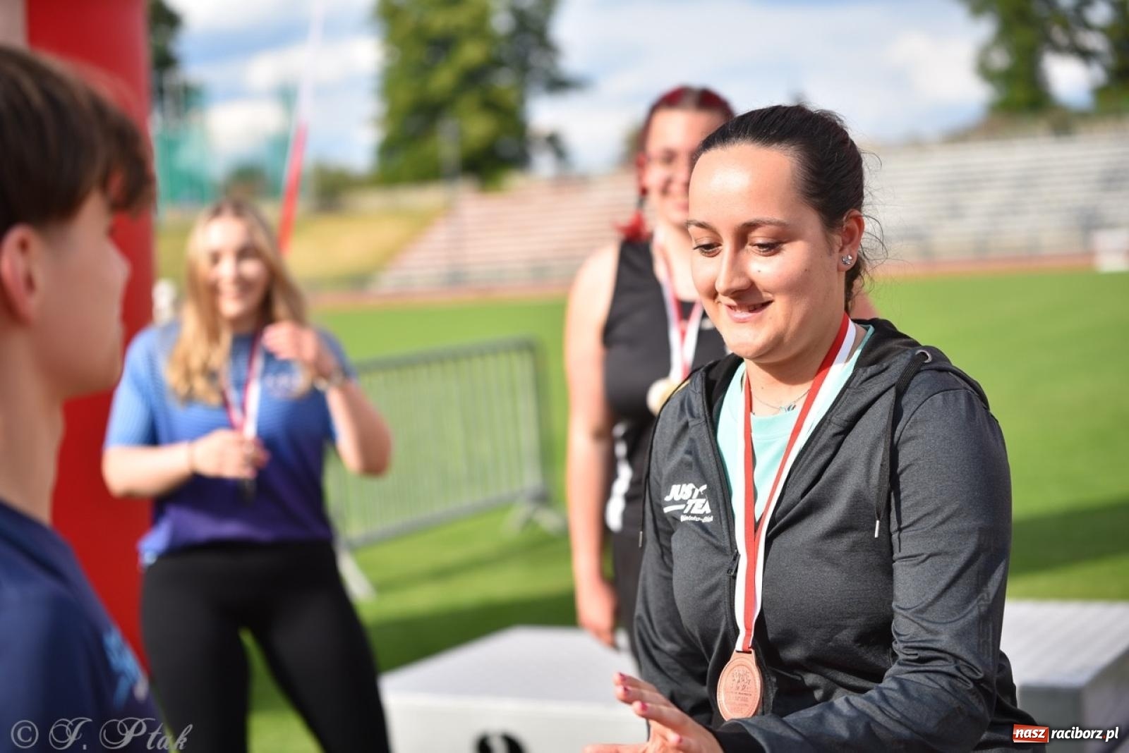 Zdjęcie w galerii na portalu naszraciborz.pl: Mistrzostwa województwa śląskiego w lekkoatletyce w Raciborzu U18, U20 i seniorzy wiadomości z regionu