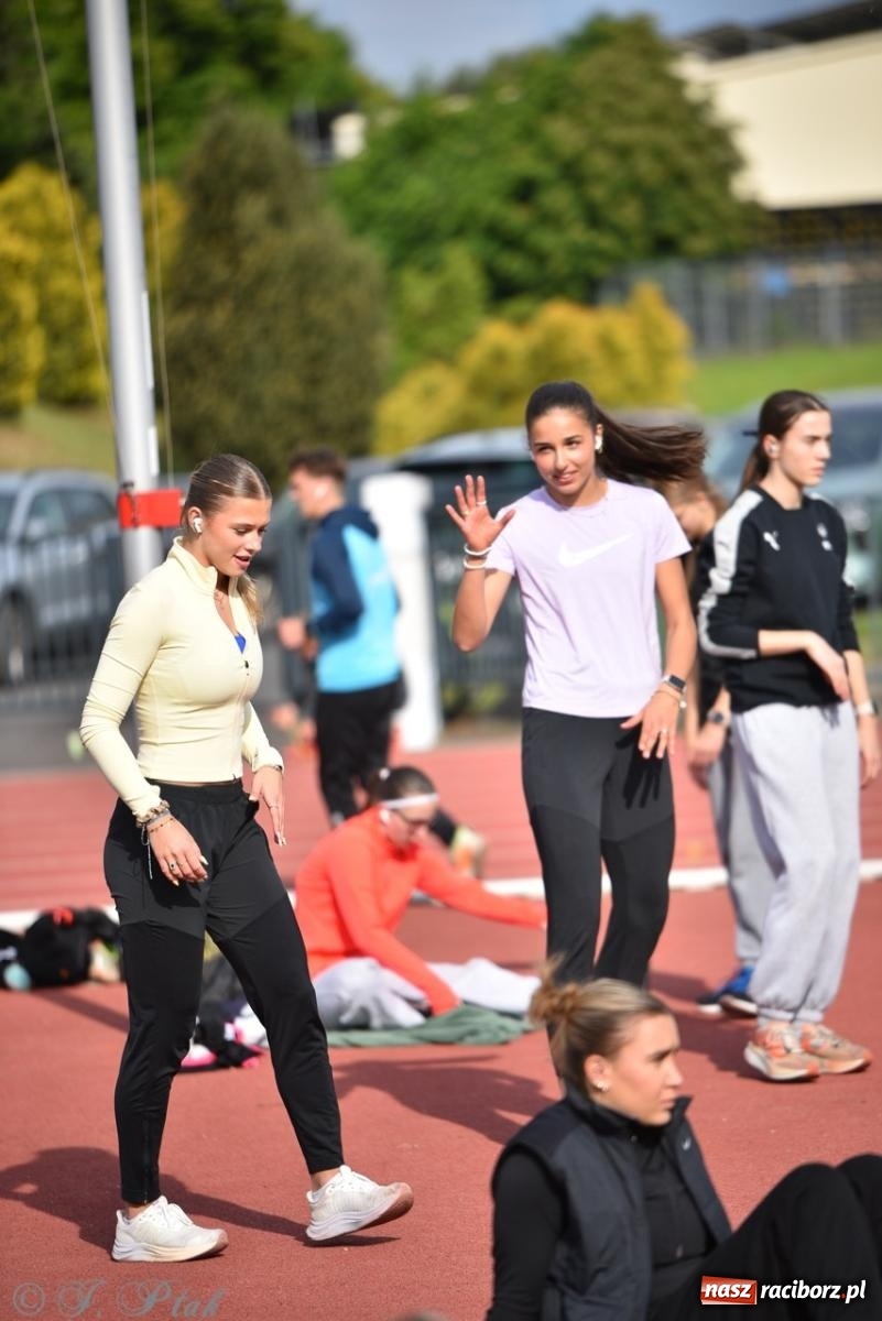 Zdjęcie w galerii na portalu naszraciborz.pl: Mistrzostwa województwa śląskiego w lekkoatletyce w Raciborzu U18, U20 i seniorzy wiadomości z regionu