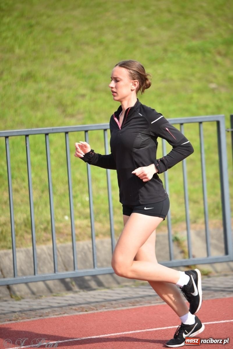 Zdjęcie w galerii na portalu naszraciborz.pl: Mistrzostwa województwa śląskiego w lekkoatletyce w Raciborzu U18, U20 i seniorzy wiadomości z regionu