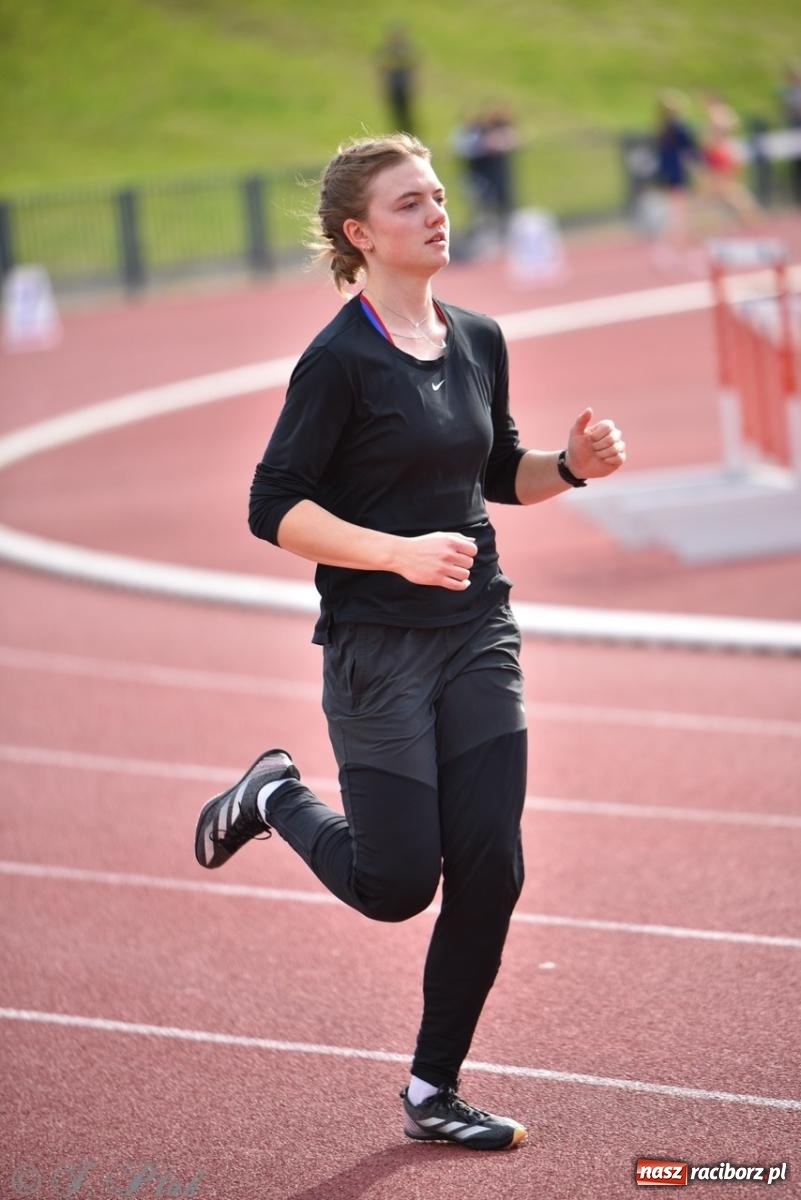 Zdjęcie w galerii na portalu naszraciborz.pl: Mistrzostwa województwa śląskiego w lekkoatletyce w Raciborzu U18, U20 i seniorzy wiadomości z regionu