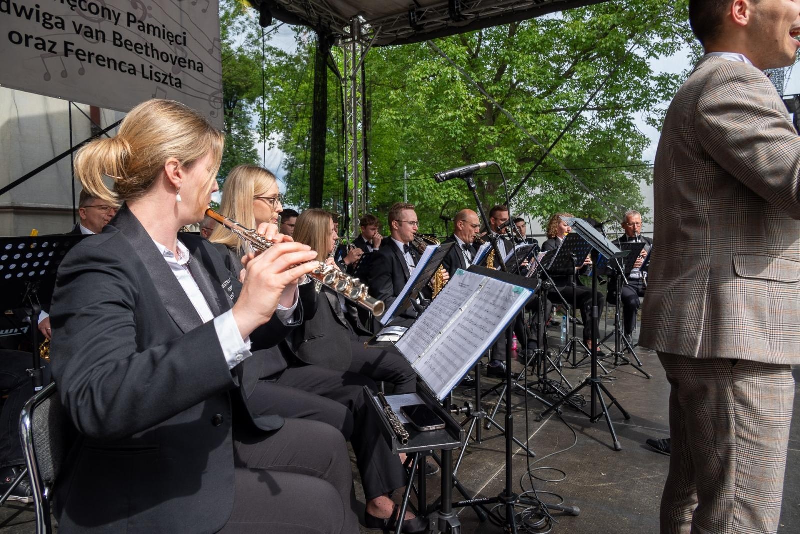 Zdjęcie w galerii na portalu naszraciborz.pl: Koncert poświęcony pamięci Beethovena i Liszta w Krzyżanowicach wiadomości z regionu