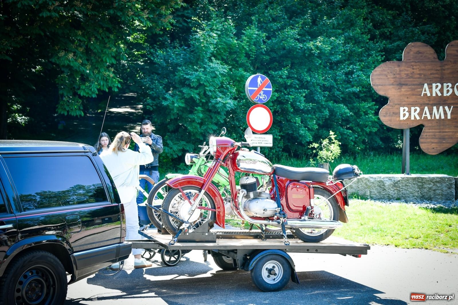 Zdjęcie w galerii na portalu naszraciborz.pl: II Spotkanie Motocyklowe w Raciborskim Grodzie – parada za nami, trwa piknik wiadomości z regionu