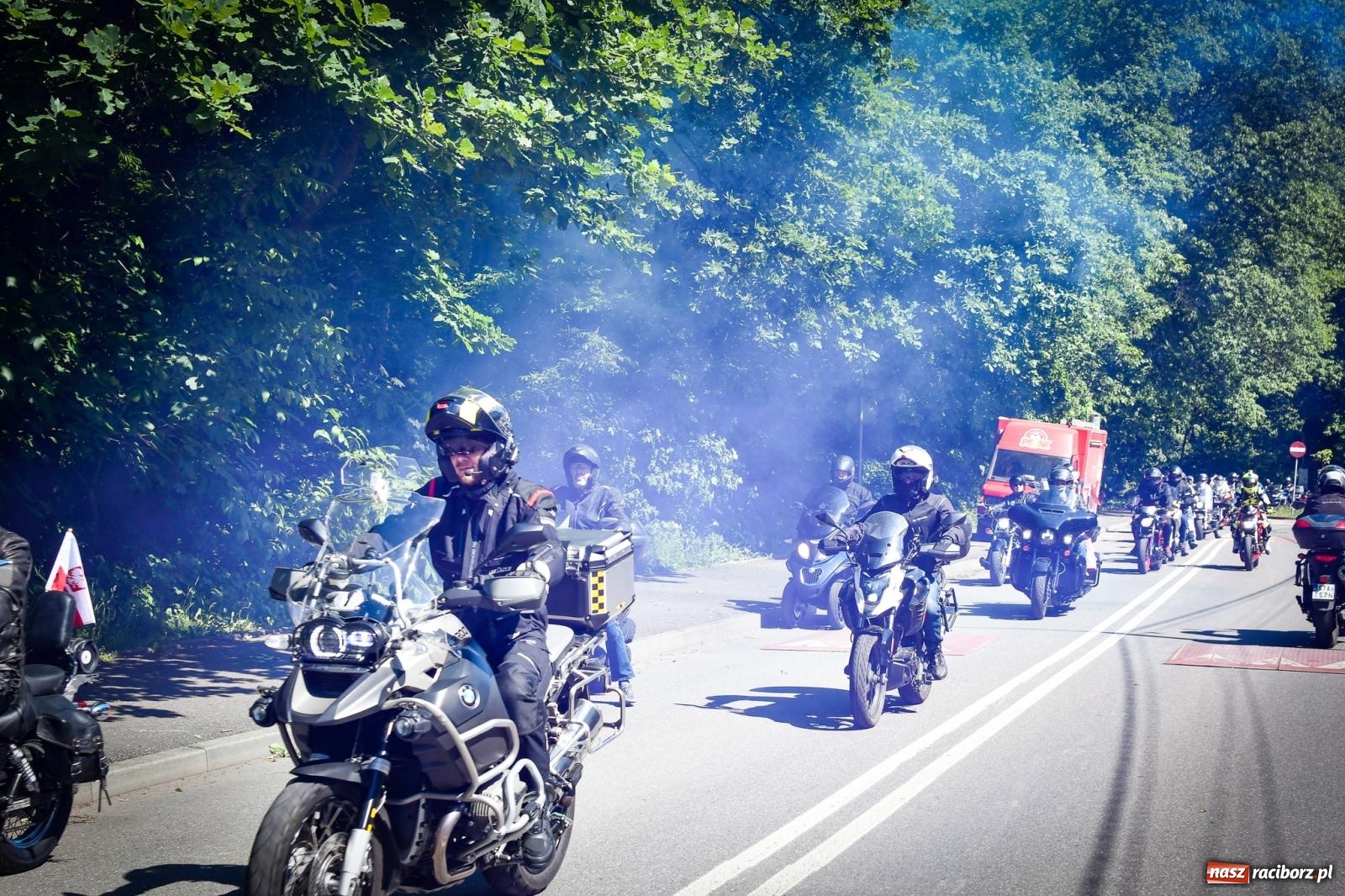 Zdjęcie w galerii na portalu naszraciborz.pl: II Spotkanie Motocyklowe w Raciborskim Grodzie – parada za nami, trwa piknik wiadomości z regionu