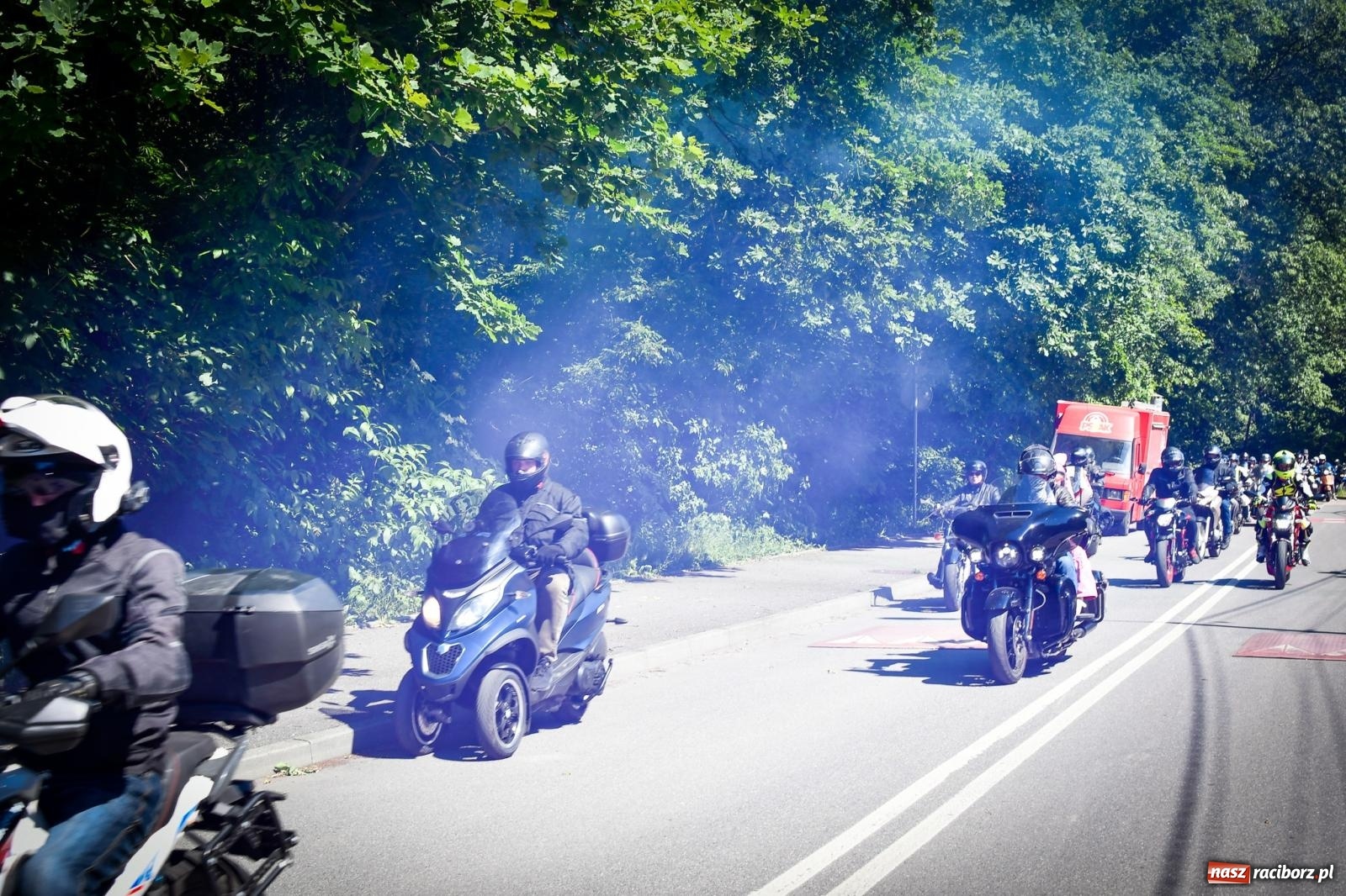 Zdjęcie w galerii na portalu naszraciborz.pl: II Spotkanie Motocyklowe w Raciborskim Grodzie – parada za nami, trwa piknik wiadomości z regionu