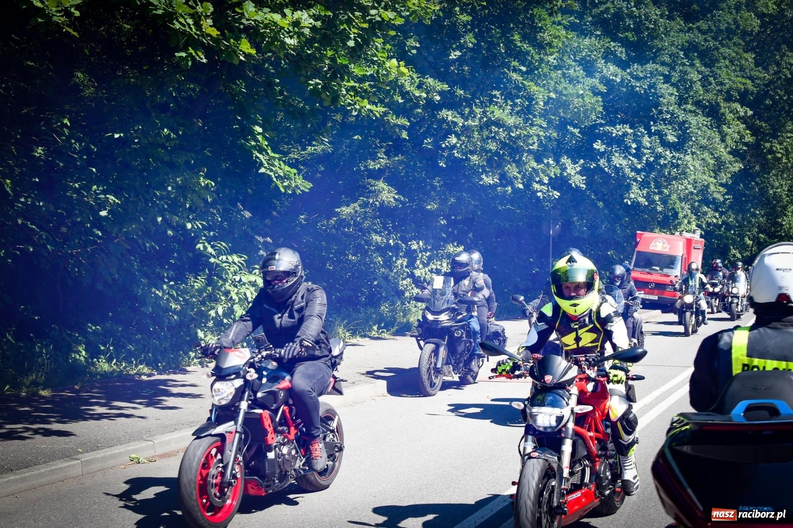 Zdjęcie w galerii na portalu naszraciborz.pl: II Spotkanie Motocyklowe w Raciborskim Grodzie – parada za nami, trwa piknik wiadomości z regionu