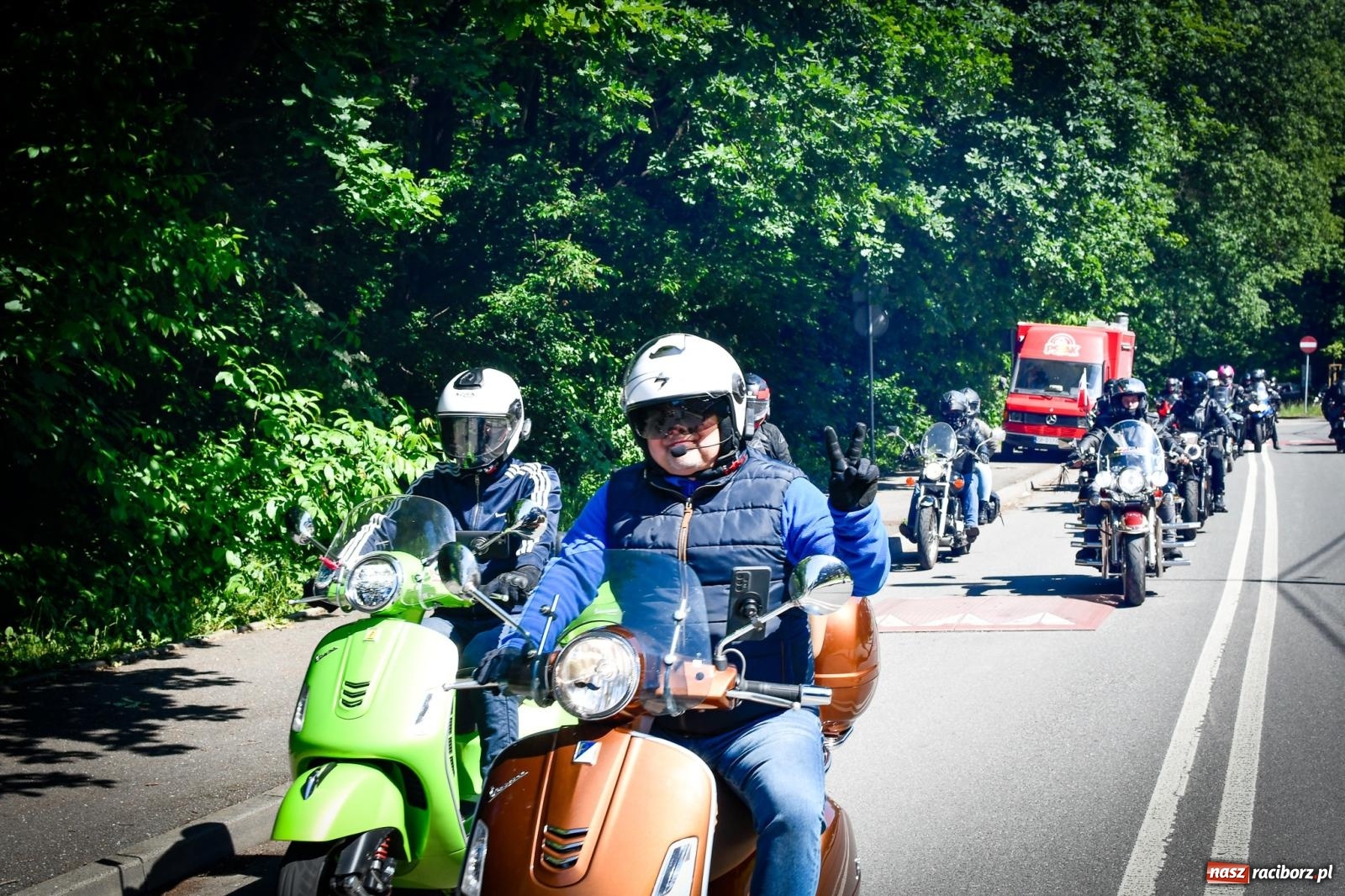 Zdjęcie w galerii na portalu naszraciborz.pl: II Spotkanie Motocyklowe w Raciborskim Grodzie – parada za nami, trwa piknik wiadomości z regionu