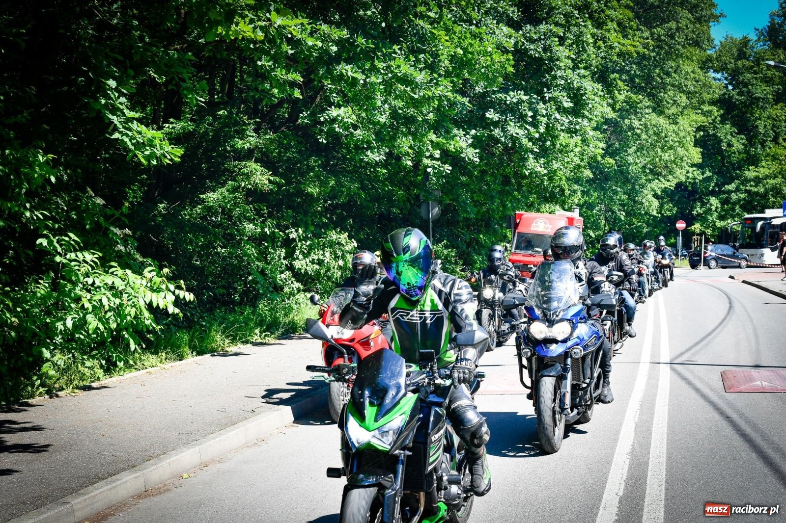 Zdjęcie w galerii na portalu naszraciborz.pl: II Spotkanie Motocyklowe w Raciborskim Grodzie – parada za nami, trwa piknik wiadomości z regionu