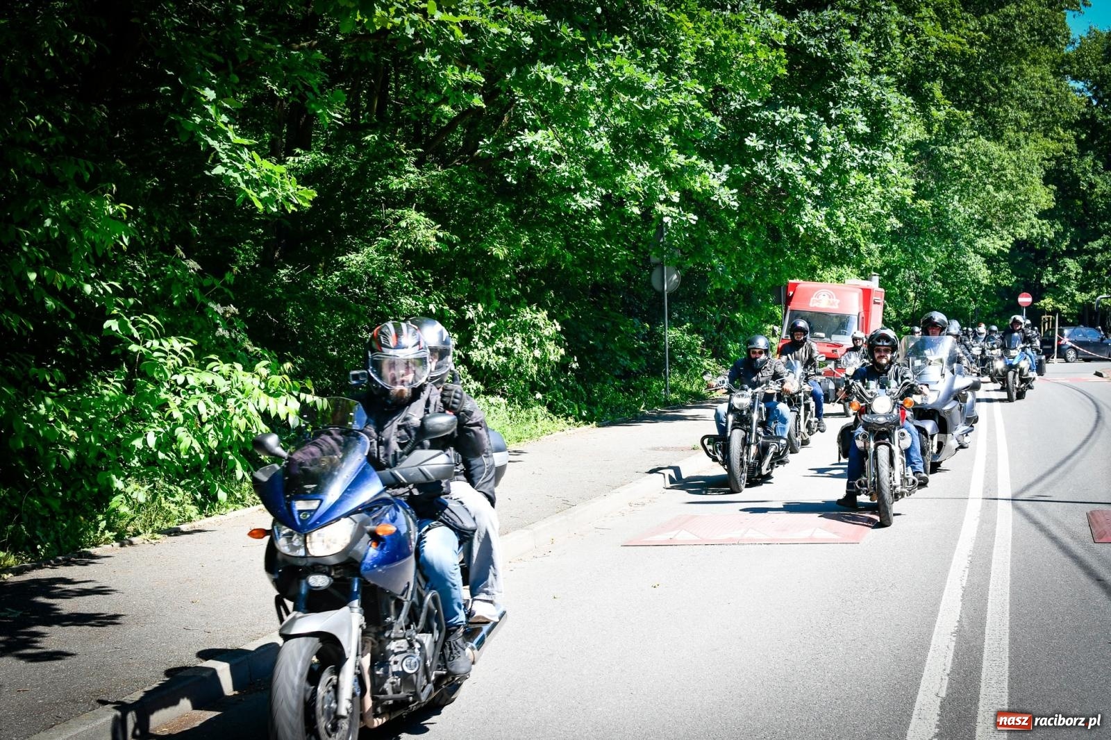 Zdjęcie w galerii na portalu naszraciborz.pl: II Spotkanie Motocyklowe w Raciborskim Grodzie – parada za nami, trwa piknik wiadomości z regionu