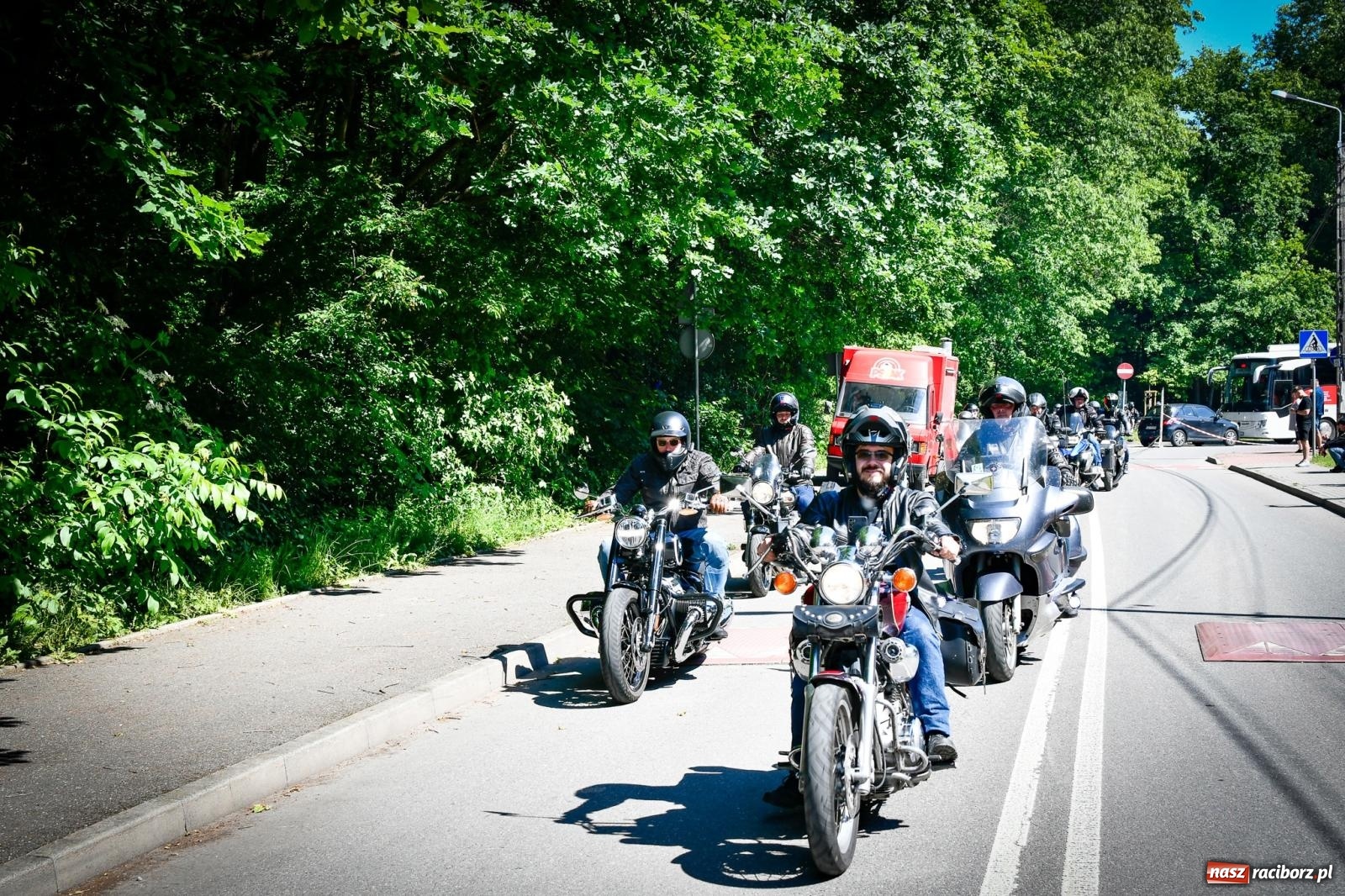 Zdjęcie w galerii na portalu naszraciborz.pl: II Spotkanie Motocyklowe w Raciborskim Grodzie – parada za nami, trwa piknik wiadomości z regionu