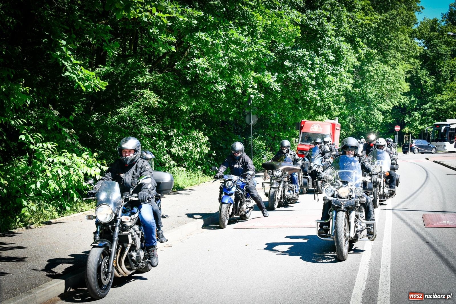 Zdjęcie w galerii na portalu naszraciborz.pl: II Spotkanie Motocyklowe w Raciborskim Grodzie – parada za nami, trwa piknik wiadomości z regionu