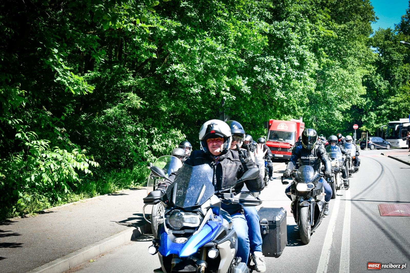 Zdjęcie w galerii na portalu naszraciborz.pl: II Spotkanie Motocyklowe w Raciborskim Grodzie – parada za nami, trwa piknik wiadomości z regionu