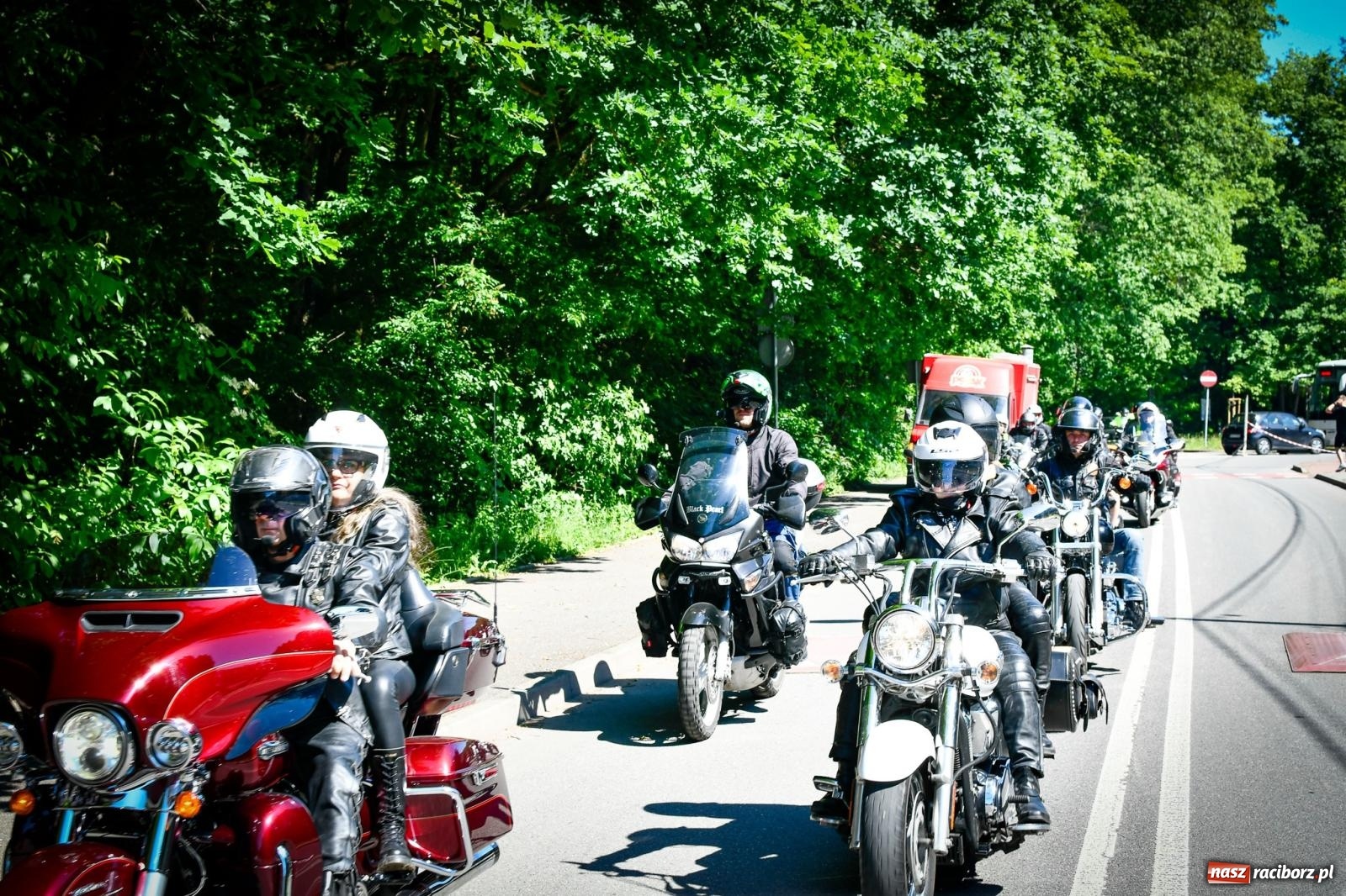 Zdjęcie w galerii na portalu naszraciborz.pl: II Spotkanie Motocyklowe w Raciborskim Grodzie – parada za nami, trwa piknik wiadomości z regionu