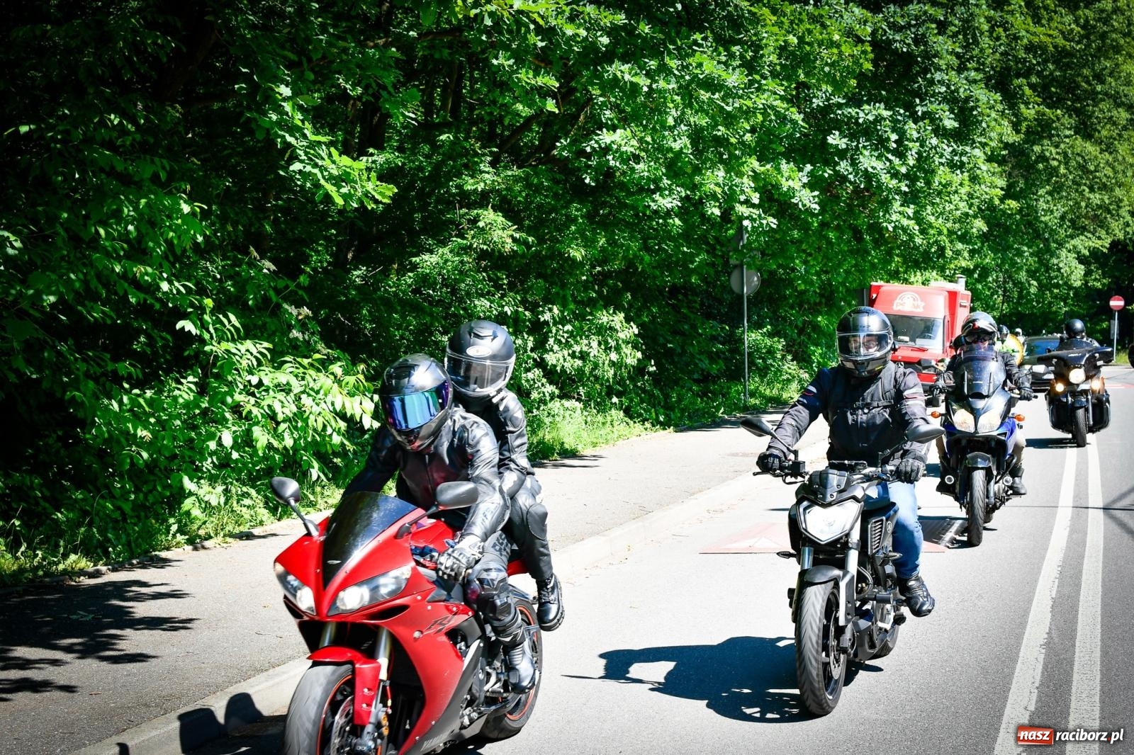 Zdjęcie w galerii na portalu naszraciborz.pl: II Spotkanie Motocyklowe w Raciborskim Grodzie – parada za nami, trwa piknik wiadomości z regionu