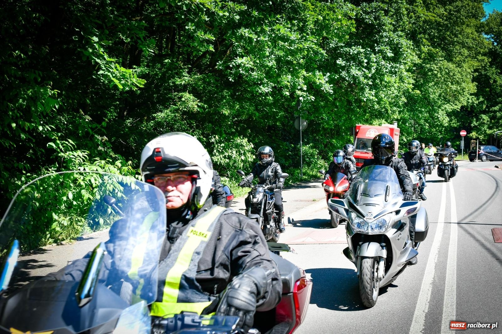 Zdjęcie w galerii na portalu naszraciborz.pl: II Spotkanie Motocyklowe w Raciborskim Grodzie – parada za nami, trwa piknik wiadomości z regionu