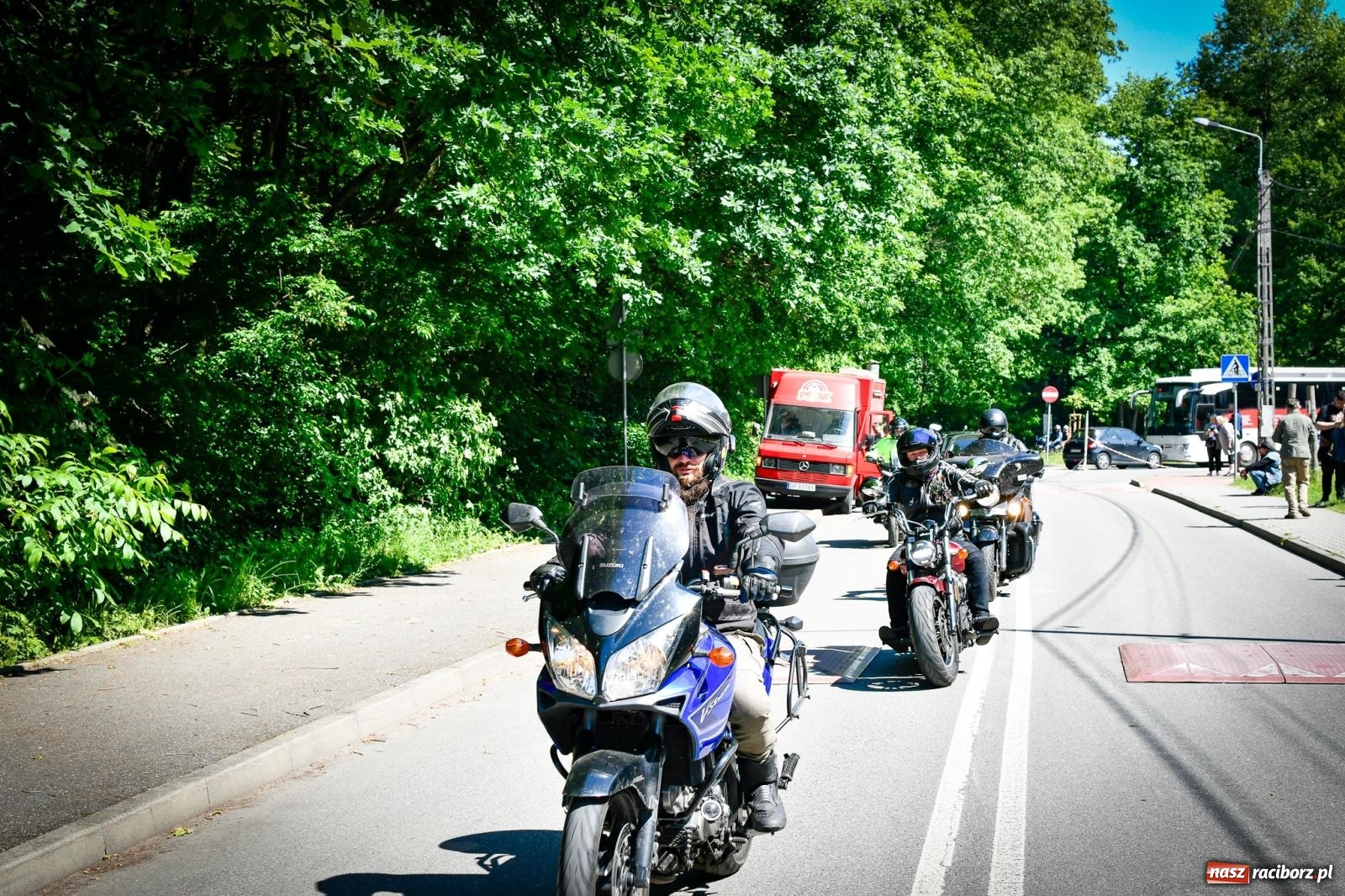 Zdjęcie w galerii na portalu naszraciborz.pl: II Spotkanie Motocyklowe w Raciborskim Grodzie – parada za nami, trwa piknik wiadomości z regionu