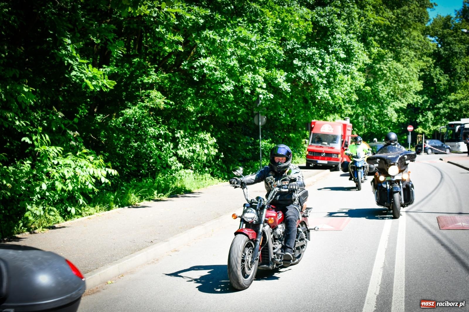 Zdjęcie w galerii na portalu naszraciborz.pl: II Spotkanie Motocyklowe w Raciborskim Grodzie – parada za nami, trwa piknik wiadomości z regionu
