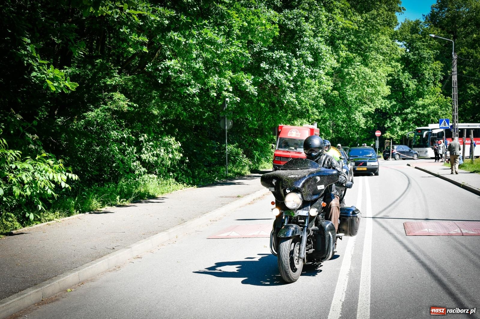 Zdjęcie w galerii na portalu naszraciborz.pl: II Spotkanie Motocyklowe w Raciborskim Grodzie – parada za nami, trwa piknik wiadomości z regionu