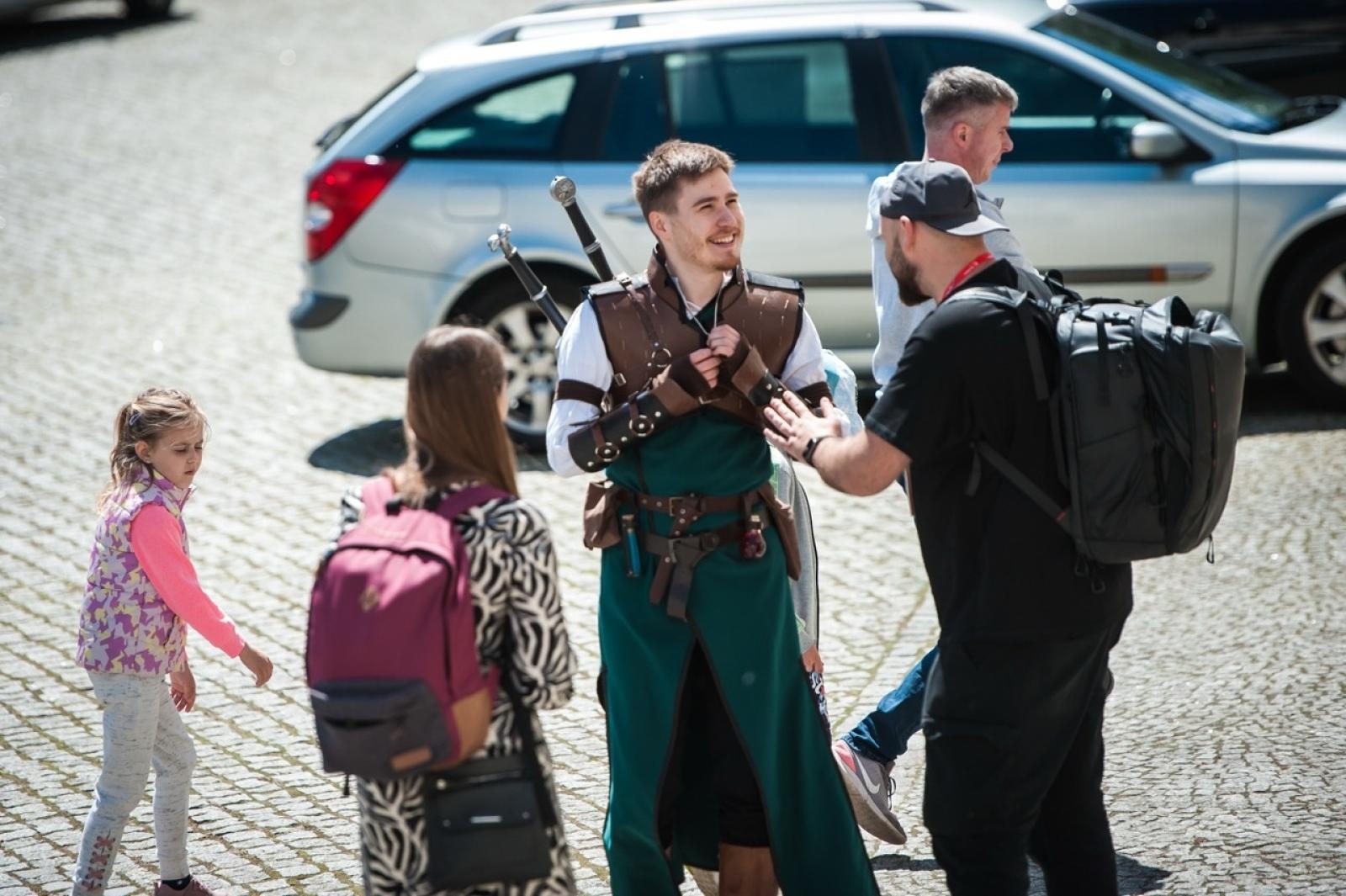Zdjęcie w galerii na portalu naszraciborz.pl: Gamingowe emocje na Zamku Piastowskim – trwa finałowy dzień festiwalu w Raciborzu wiadomości z regionu
