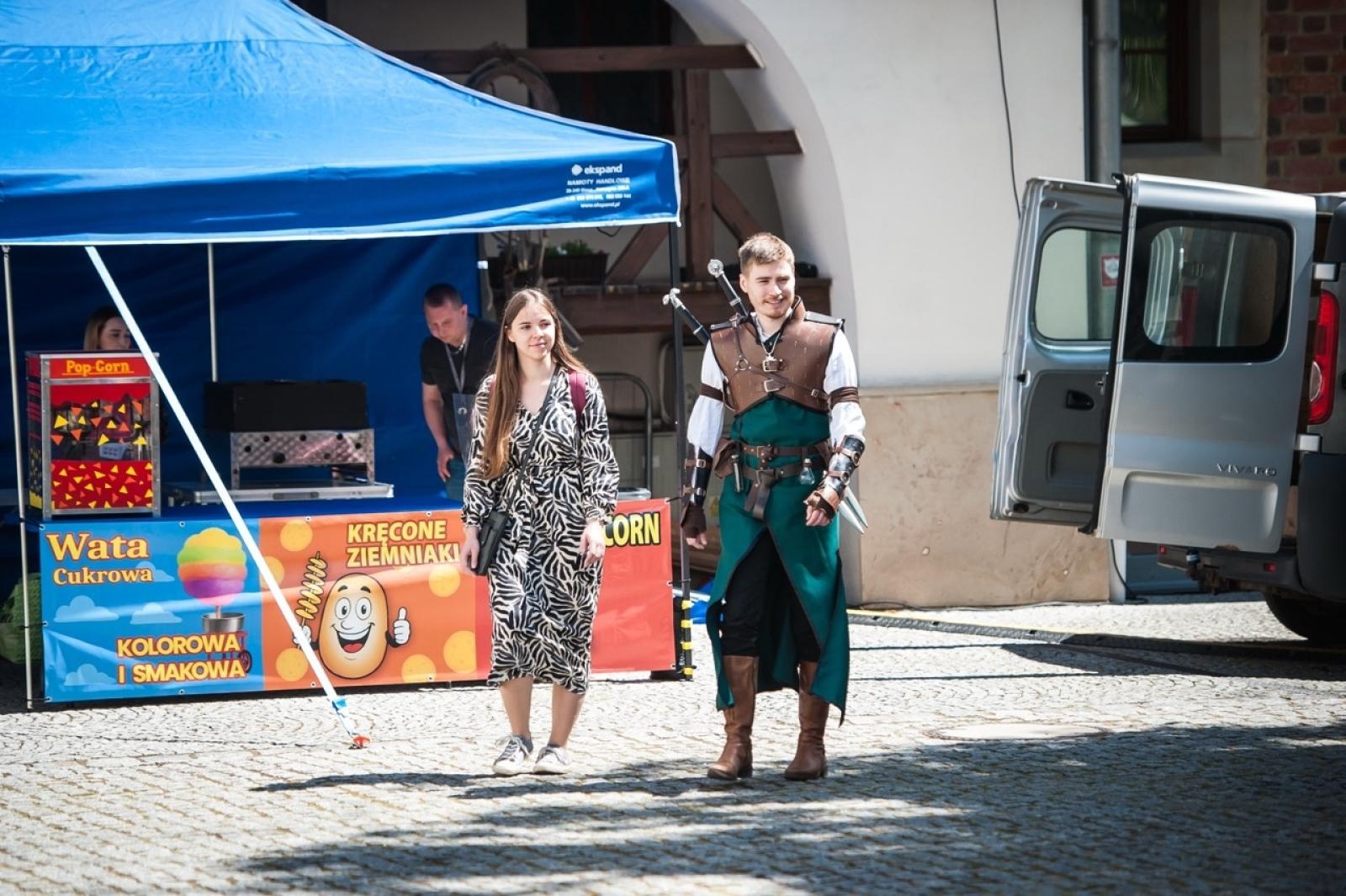 Zdjęcie w galerii na portalu naszraciborz.pl: Gamingowe emocje na Zamku Piastowskim – trwa finałowy dzień festiwalu w Raciborzu wiadomości z regionu