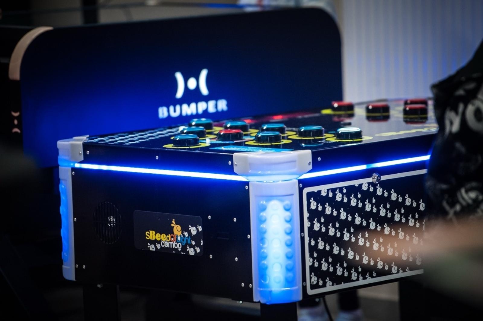 Zdjęcie w galerii na portalu naszraciborz.pl: Gamingowe emocje na Zamku Piastowskim – trwa finałowy dzień festiwalu w Raciborzu wiadomości z regionu