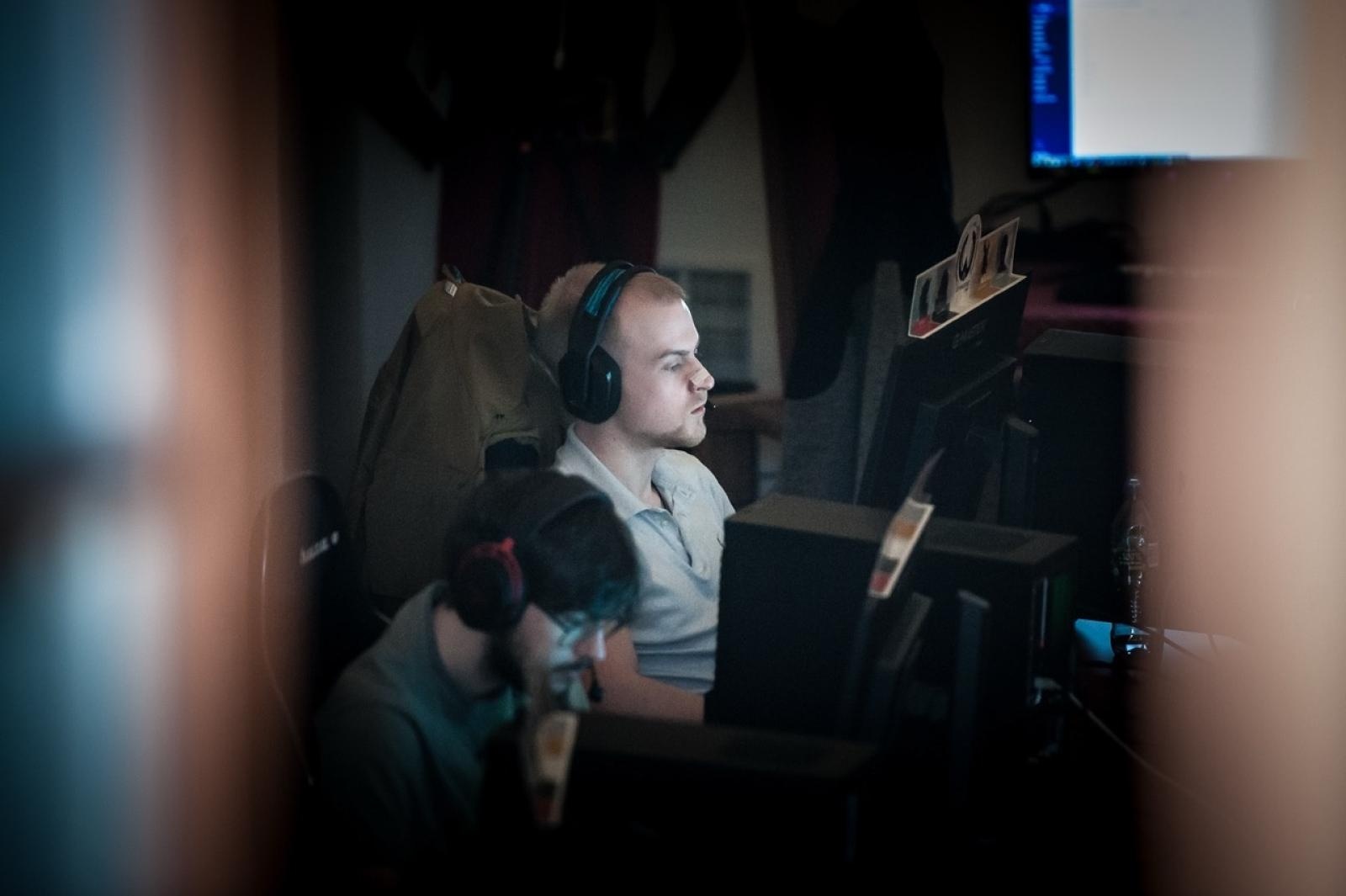 Zdjęcie w galerii na portalu naszraciborz.pl: Gamingowe emocje na Zamku Piastowskim – trwa finałowy dzień festiwalu w Raciborzu wiadomości z regionu