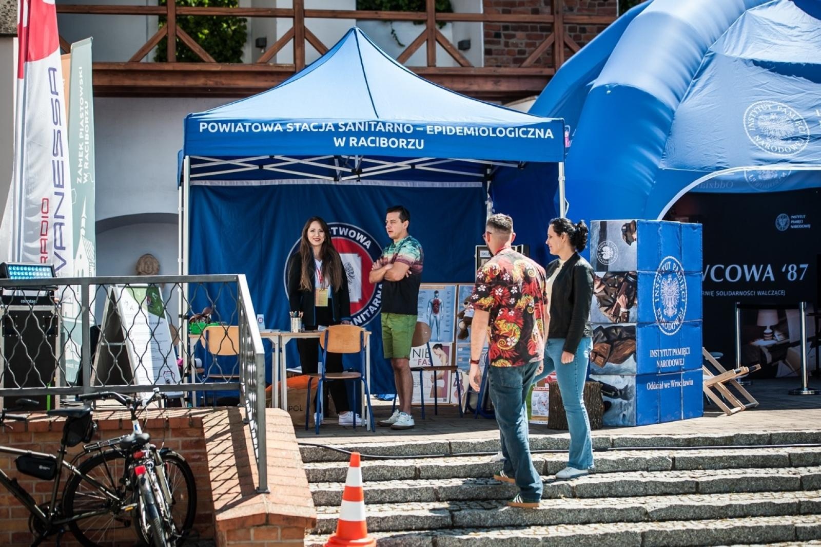 Zdjęcie w galerii na portalu naszraciborz.pl: Gamingowe emocje na Zamku Piastowskim – trwa finałowy dzień festiwalu w Raciborzu wiadomości z regionu