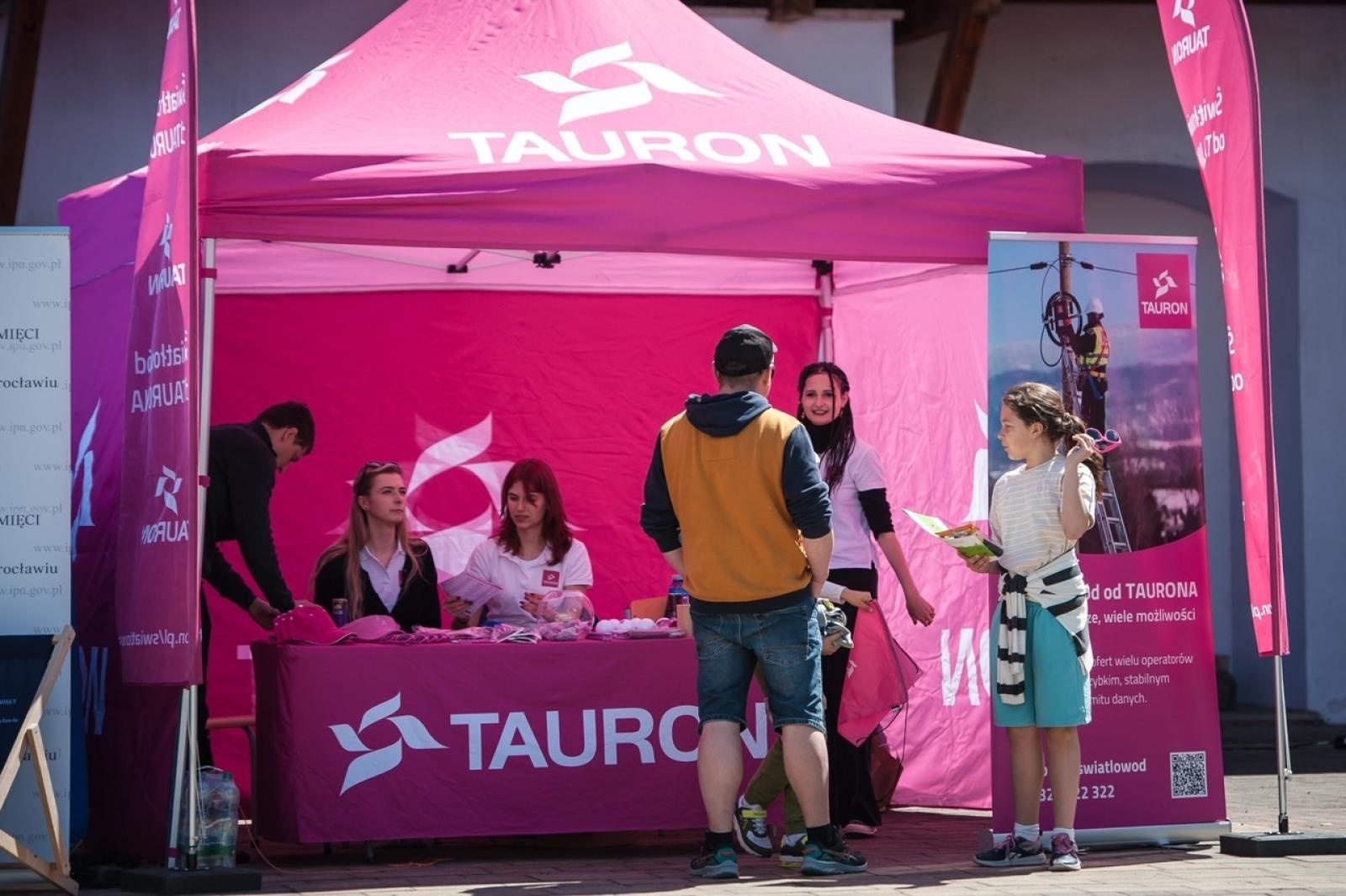 Zdjęcie w galerii na portalu naszraciborz.pl: Gamingowe emocje na Zamku Piastowskim – trwa finałowy dzień festiwalu w Raciborzu wiadomości z regionu