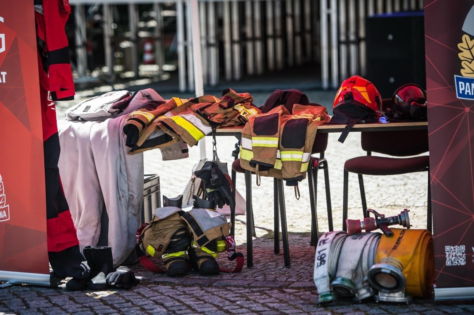 Zdjęcie w galerii na portalu naszraciborz.pl: Gamingowe emocje na Zamku Piastowskim – trwa finałowy dzień festiwalu w Raciborzu wiadomości z regionu