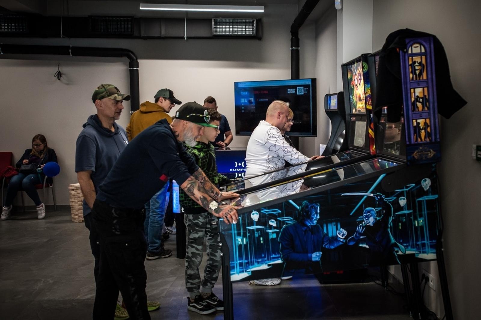 Zdjęcie w galerii na portalu naszraciborz.pl: Gamingowe emocje na Zamku Piastowskim – trwa finałowy dzień festiwalu w Raciborzu wiadomości z regionu