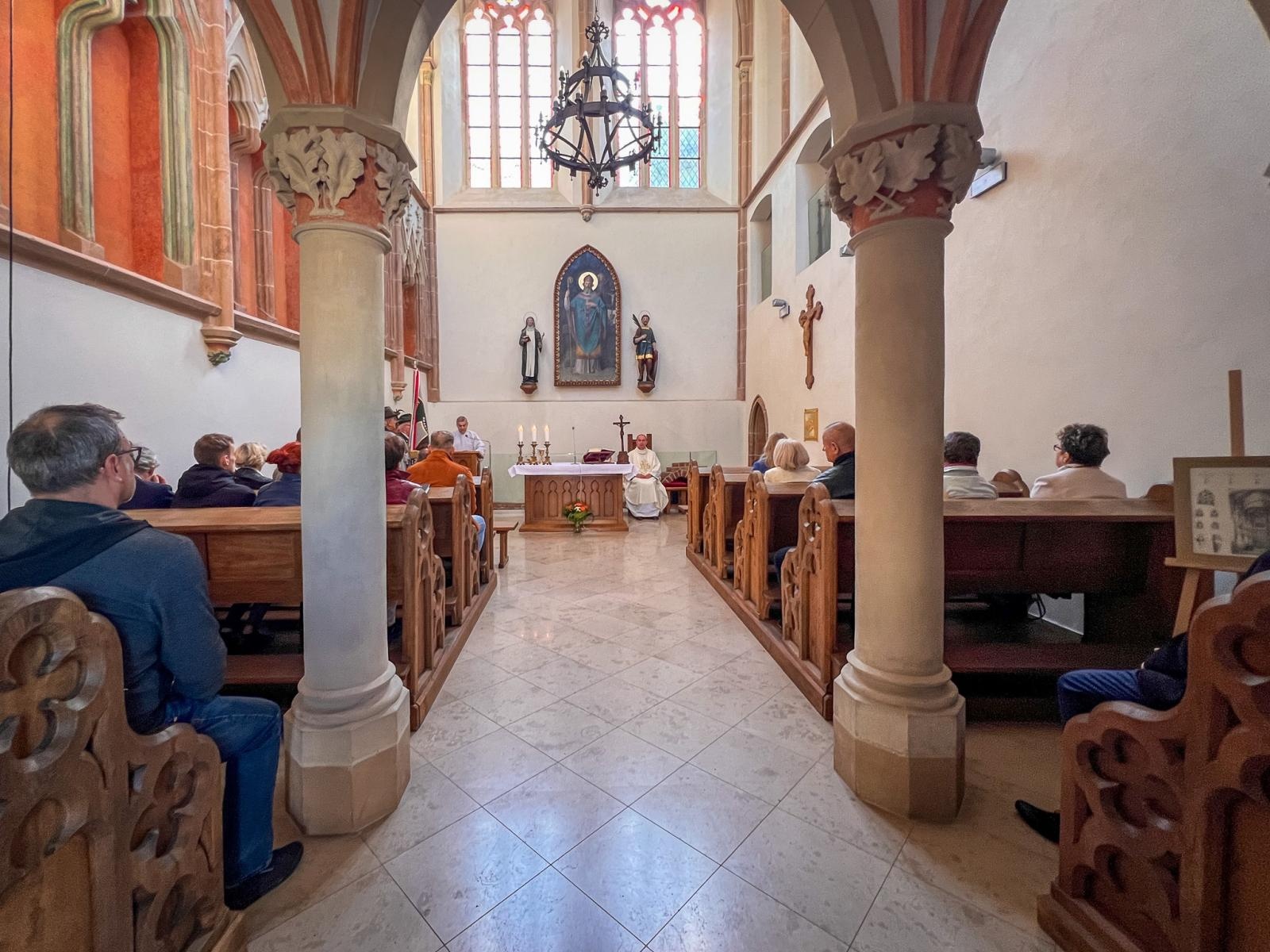 Zdjęcie w galerii na portalu naszraciborz.pl: Msza święta za bractwo i książąt raciborskich w kaplicy zamkowej wiadomości z regionu