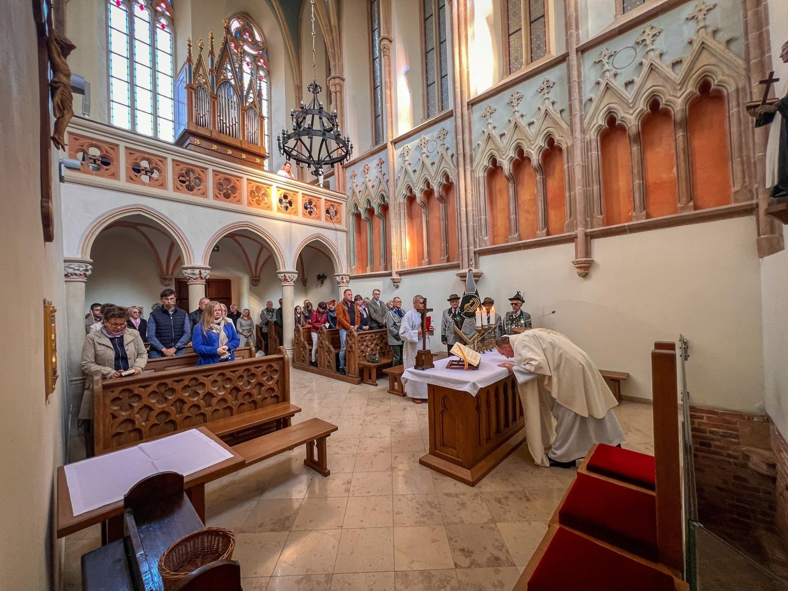 Zdjęcie w galerii na portalu naszraciborz.pl: Msza święta za bractwo i książąt raciborskich w kaplicy zamkowej wiadomości z regionu