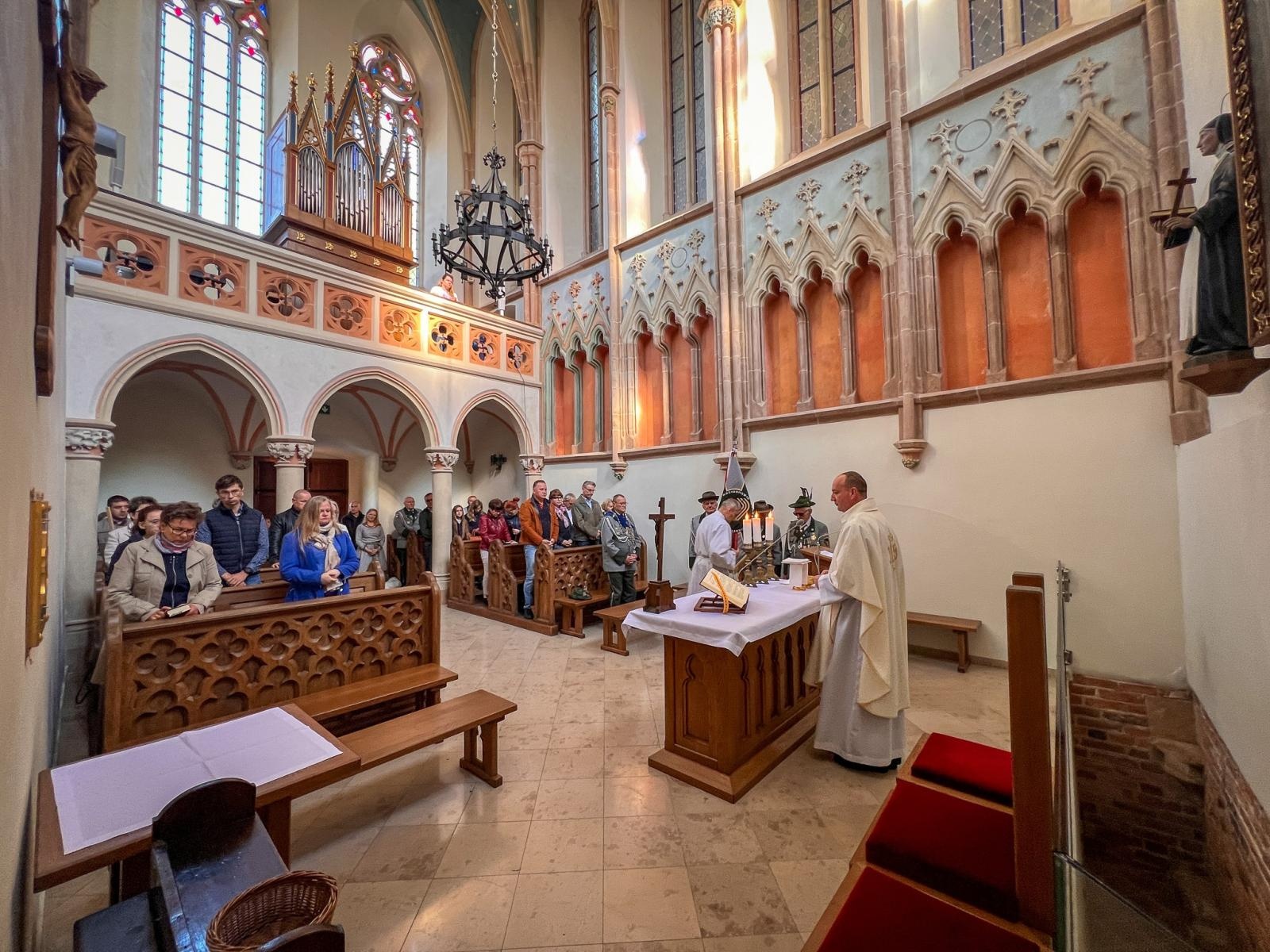 Zdjęcie w galerii na portalu naszraciborz.pl: Msza święta za bractwo i książąt raciborskich w kaplicy zamkowej wiadomości z regionu