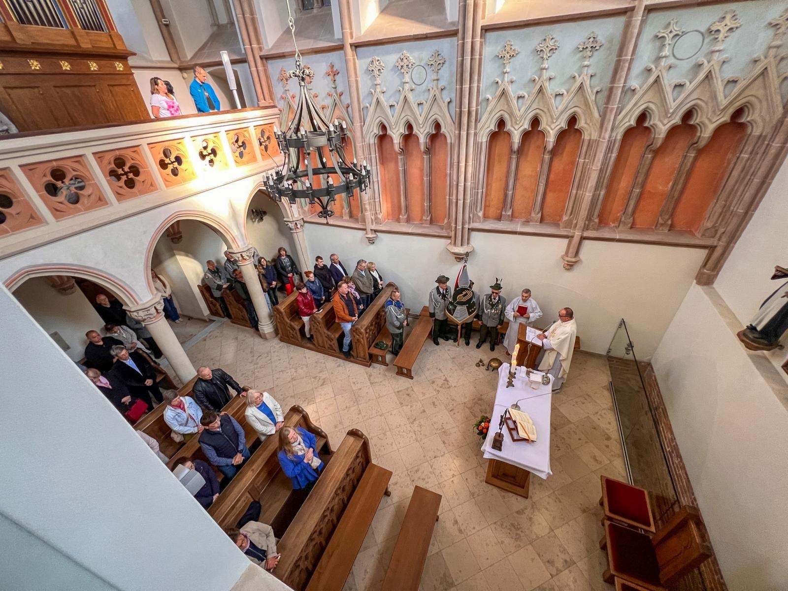 Zdjęcie w galerii na portalu naszraciborz.pl: Msza święta za bractwo i książąt raciborskich w kaplicy zamkowej wiadomości z regionu