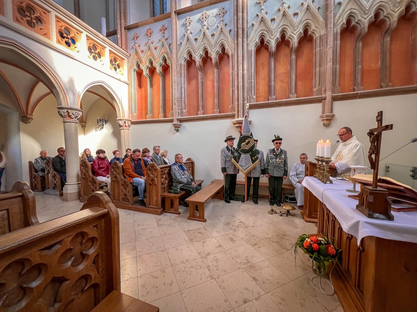 Zdjęcie w galerii na portalu naszraciborz.pl: Msza święta za bractwo i książąt raciborskich w kaplicy zamkowej wiadomości z regionu