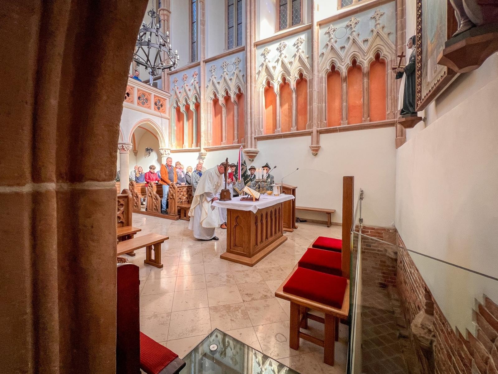 Zdjęcie w galerii na portalu naszraciborz.pl: Msza święta za bractwo i książąt raciborskich w kaplicy zamkowej wiadomości z regionu