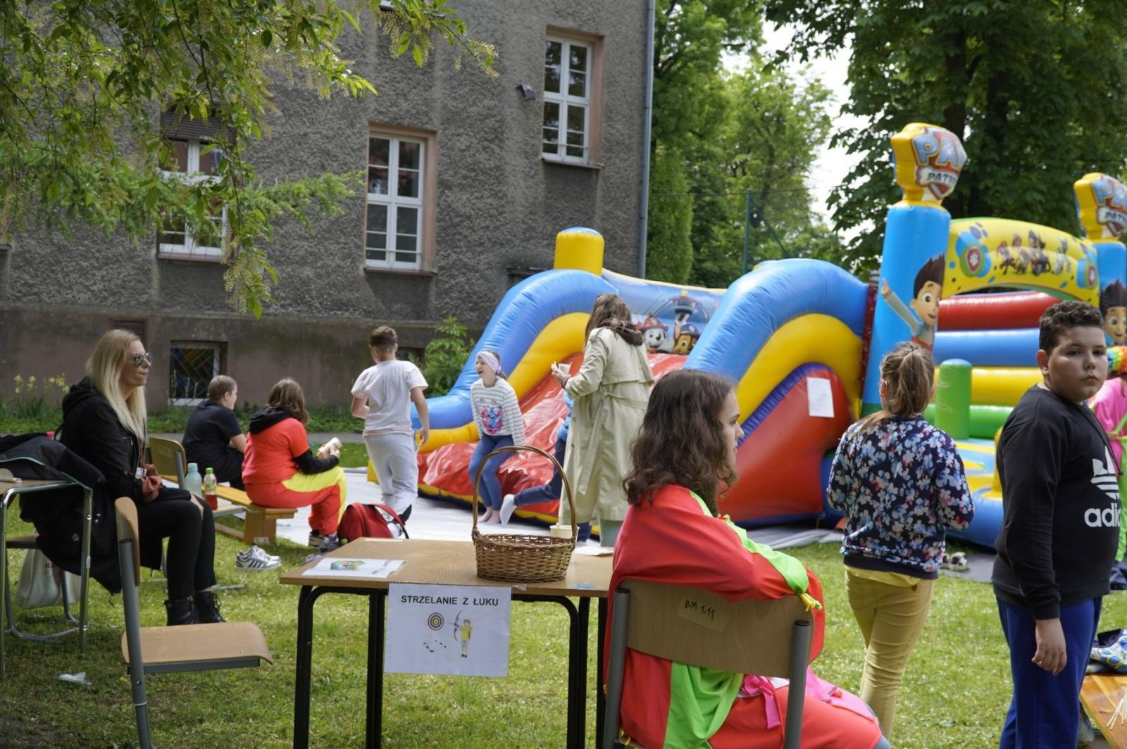 Zdjęcie w galerii na portalu naszraciborz.pl: Dzień Dziecka z Mundurem w SOSWNiS w Raciborzu [WIDEO] wiadomości z regionu