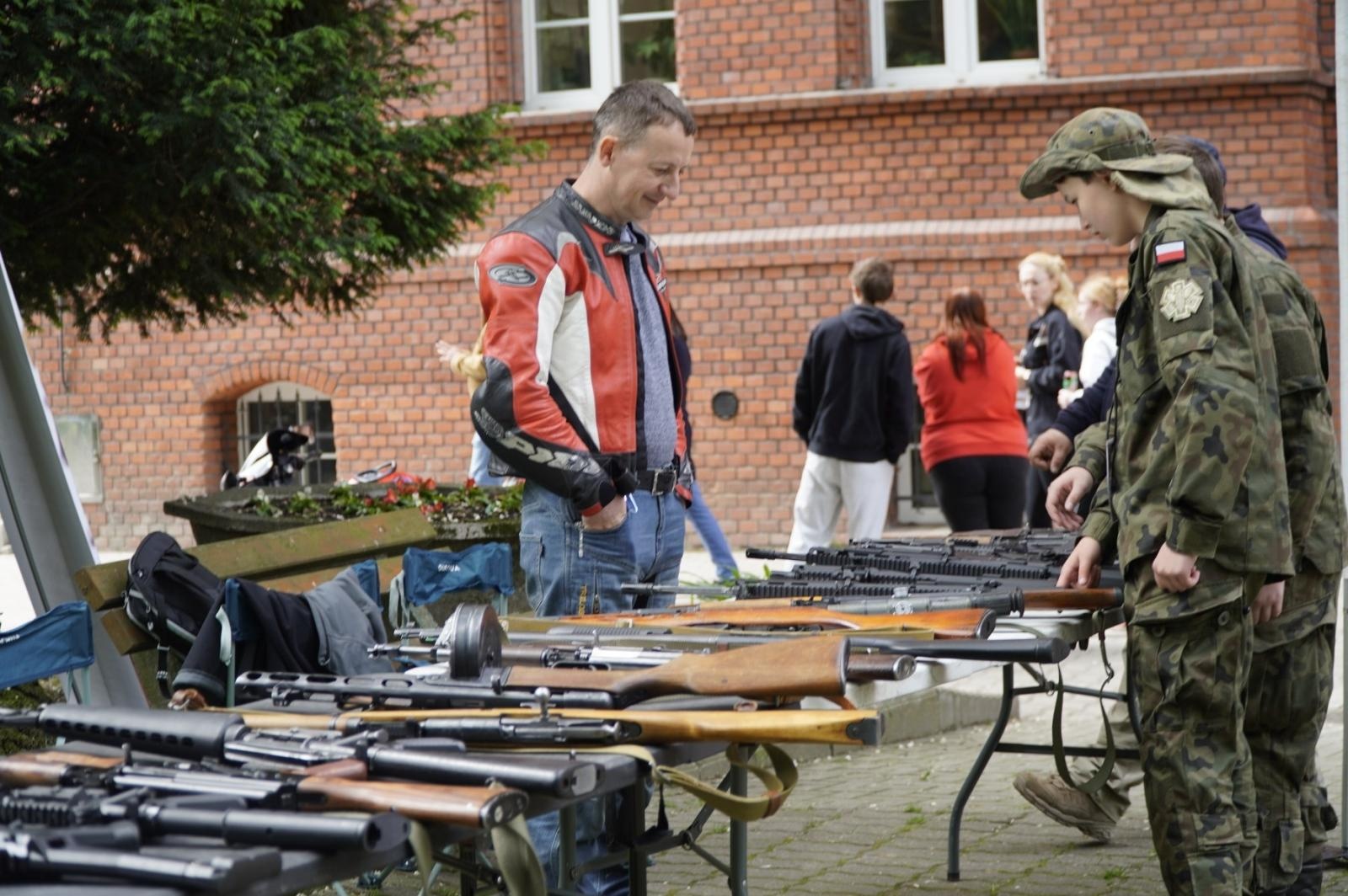 Zdjęcie w galerii na portalu naszraciborz.pl: Dzień Dziecka z Mundurem w SOSWNiS w Raciborzu [WIDEO] wiadomości z regionu