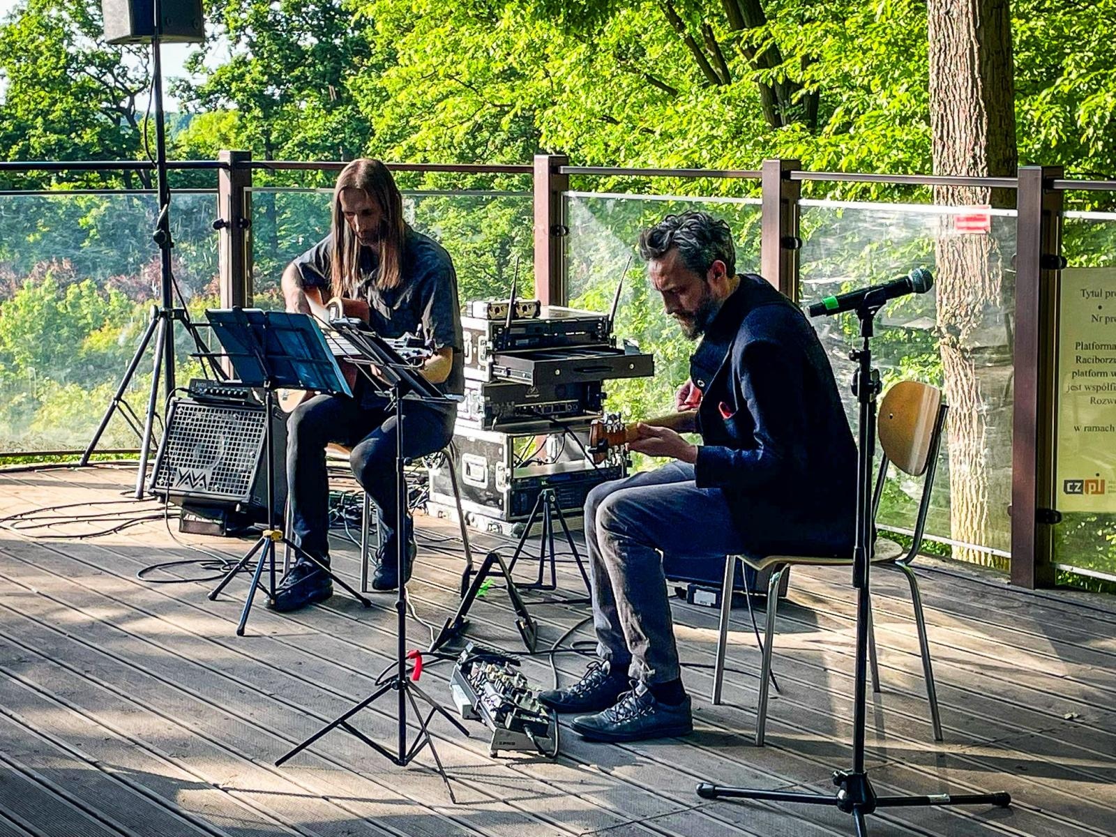 Zdjęcie w galerii na portalu naszraciborz.pl: Muzyka i magia Zaczarowanego Ogrodu – rozpoczęcie letniego cyklu koncertów w Arboretum Bramy Morawskiej wiadomości z regionu