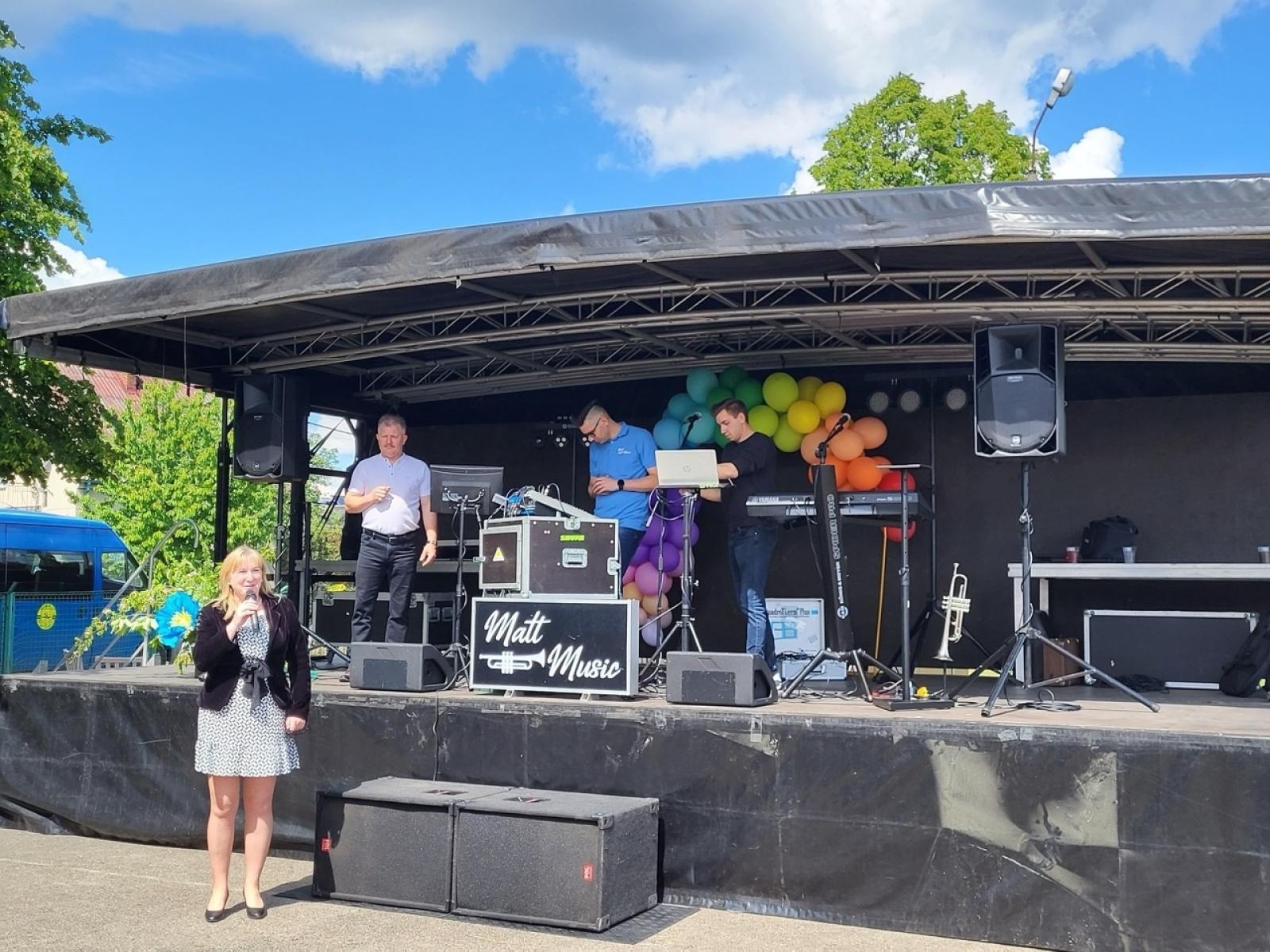 Zdjęcie w galerii na portalu naszraciborz.pl: Rodzinny festyn w Siedliskach: święto dzieci i mam pełne radości wiadomości z regionu