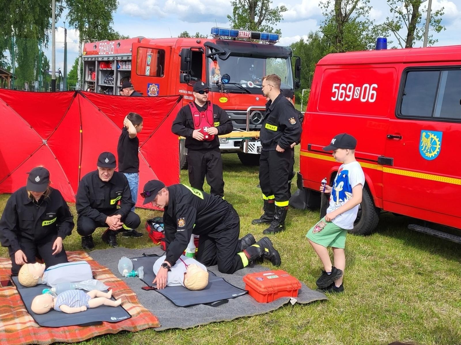 Zdjęcie w galerii na portalu naszraciborz.pl: Rodzinny festyn w Siedliskach: święto dzieci i mam pełne radości wiadomości z regionu