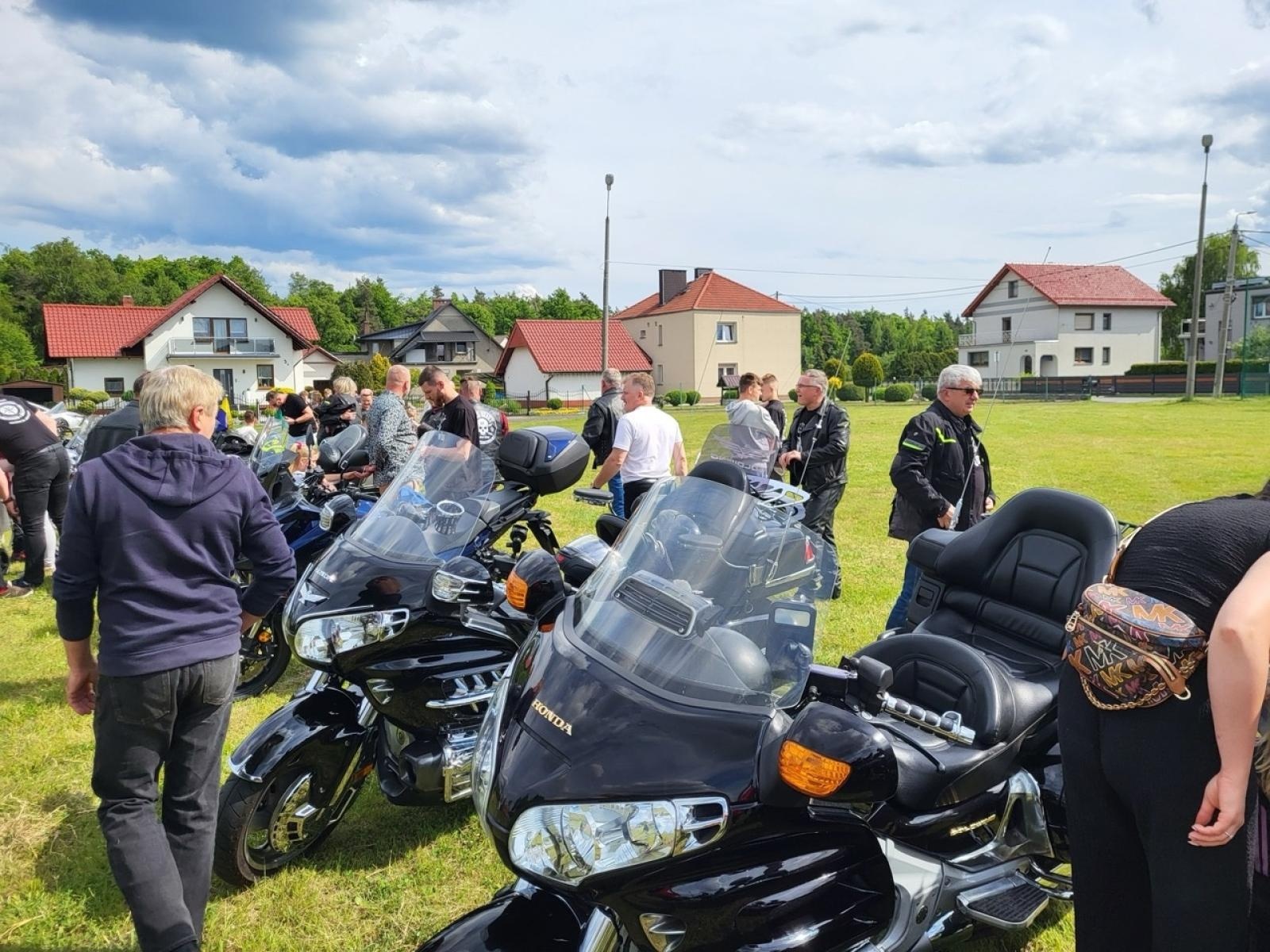 Zdjęcie w galerii na portalu naszraciborz.pl: Rodzinny festyn w Siedliskach: święto dzieci i mam pełne radości wiadomości z regionu