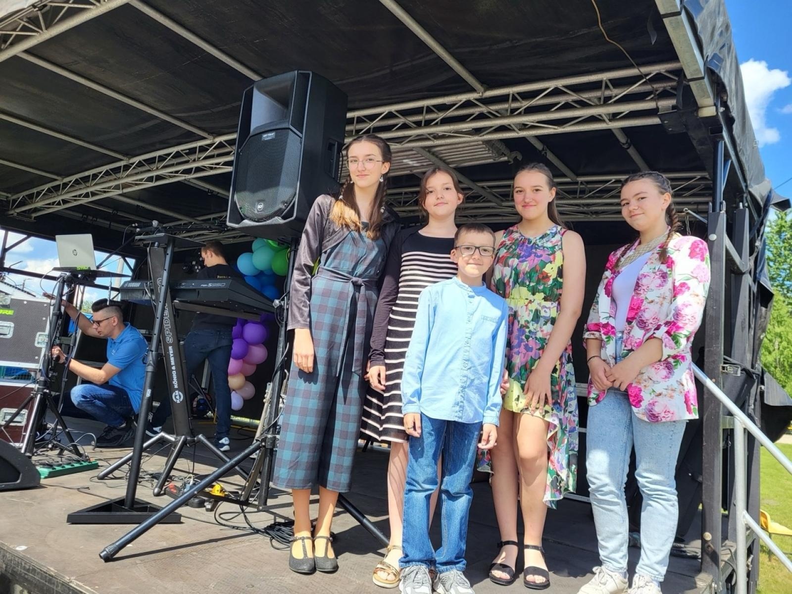 Zdjęcie w galerii na portalu naszraciborz.pl: Rodzinny festyn w Siedliskach: święto dzieci i mam pełne radości wiadomości z regionu