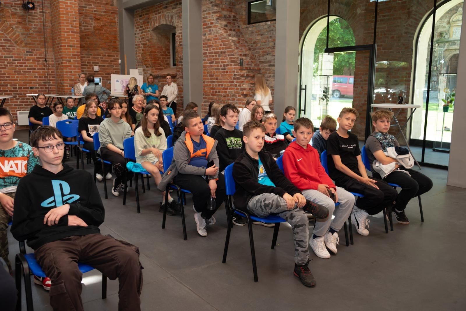 Zdjęcie w galerii na portalu naszraciborz.pl: Wspólne Drzewo – Wspólna Przyszłość: Zielona Akcja Gminy Krzyżanowice, Meander Banku i Szkoły w Tworkowie wiadomości z regionu