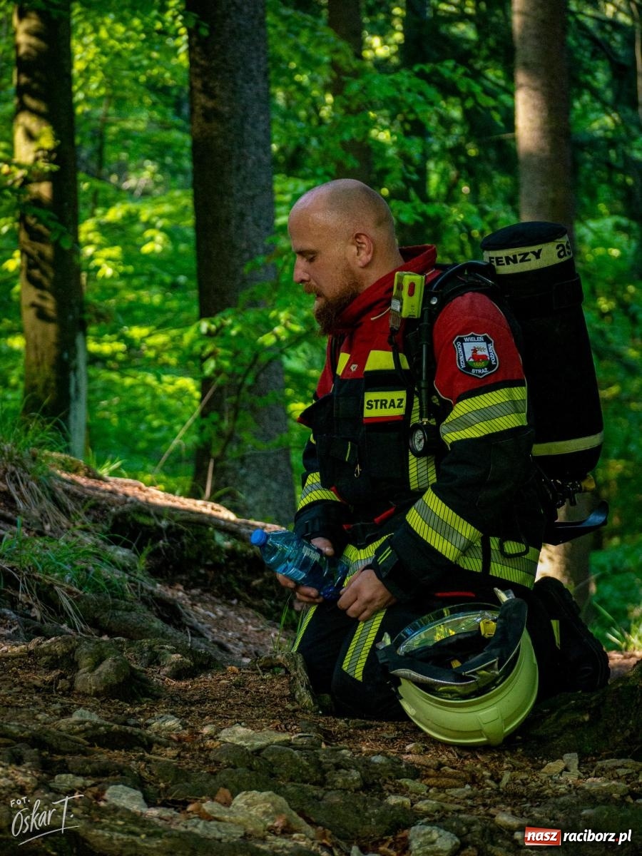 Zdjęcie w galerii na portalu naszraciborz.pl: Strażacy z całej Polski zdobyli Śnieżnik dla Kazika. Wśród nich jednostki z powiatu raciborskiego wiadomości z regionu