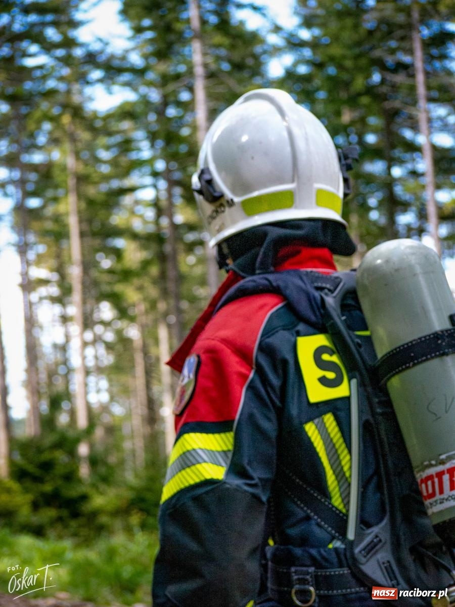 Zdjęcie w galerii na portalu naszraciborz.pl: Strażacy z całej Polski zdobyli Śnieżnik dla Kazika. Wśród nich jednostki z powiatu raciborskiego wiadomości z regionu