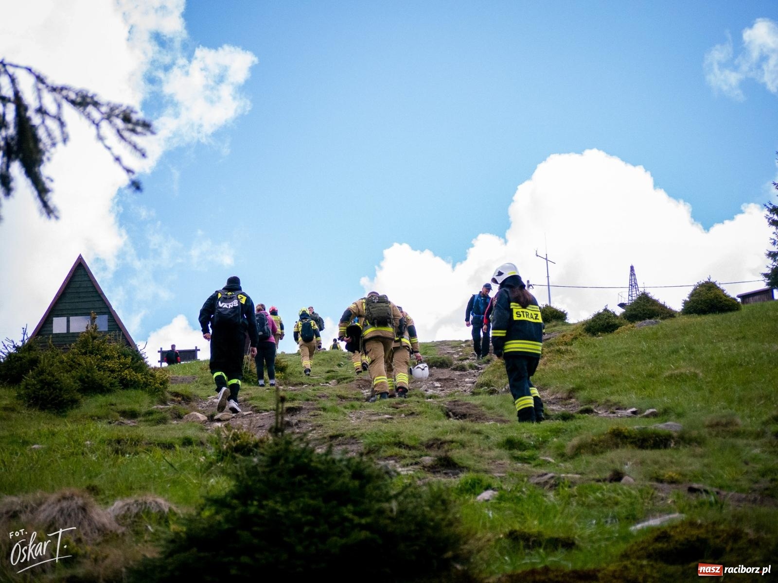 Zdjęcie w galerii na portalu naszraciborz.pl: Strażacy z całej Polski zdobyli Śnieżnik dla Kazika. Wśród nich jednostki z powiatu raciborskiego wiadomości z regionu