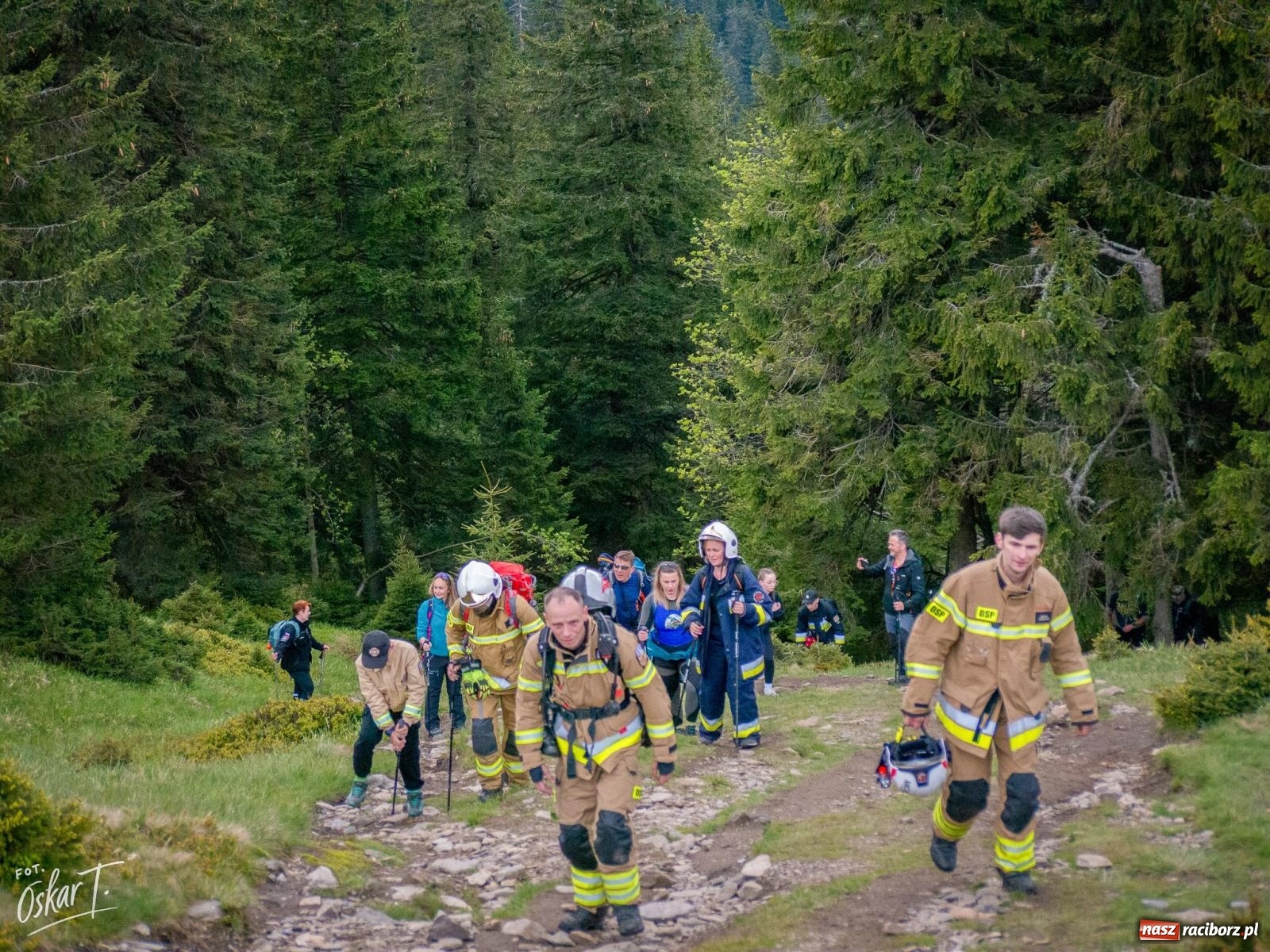 Zdjęcie w galerii na portalu naszraciborz.pl: Strażacy z całej Polski zdobyli Śnieżnik dla Kazika. Wśród nich jednostki z powiatu raciborskiego wiadomości z regionu