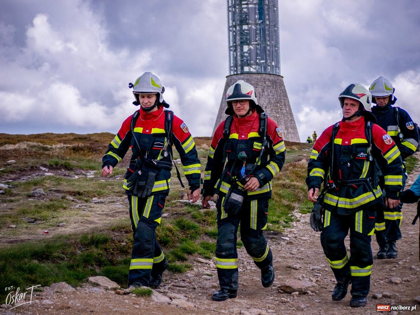 Zdjęcie w galerii na portalu naszraciborz.pl: Strażacy z całej Polski zdobyli Śnieżnik dla Kazika. Wśród nich jednostki z powiatu raciborskiego wiadomości z regionu