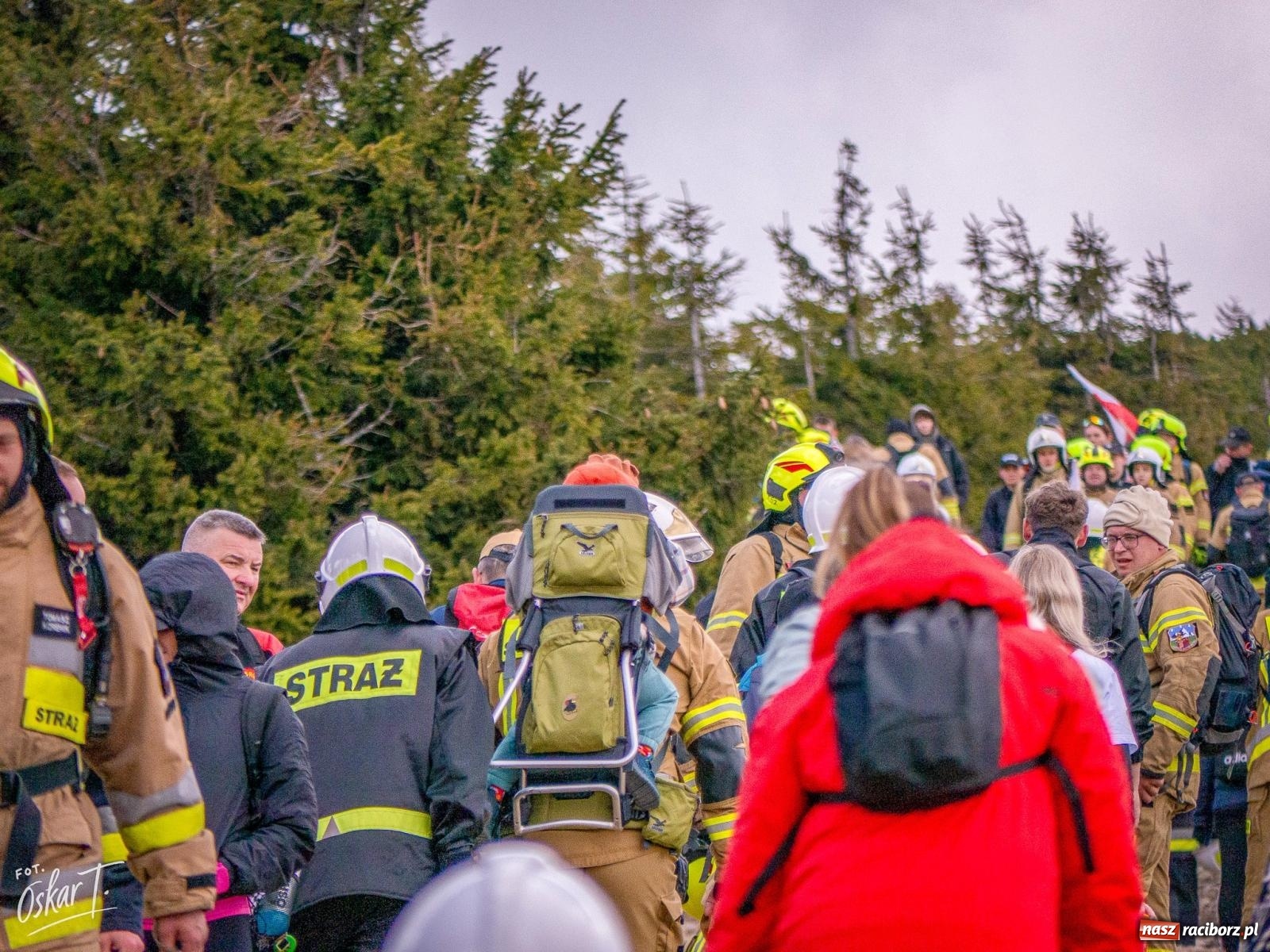 Zdjęcie w galerii na portalu naszraciborz.pl: Strażacy z całej Polski zdobyli Śnieżnik dla Kazika. Wśród nich jednostki z powiatu raciborskiego wiadomości z regionu